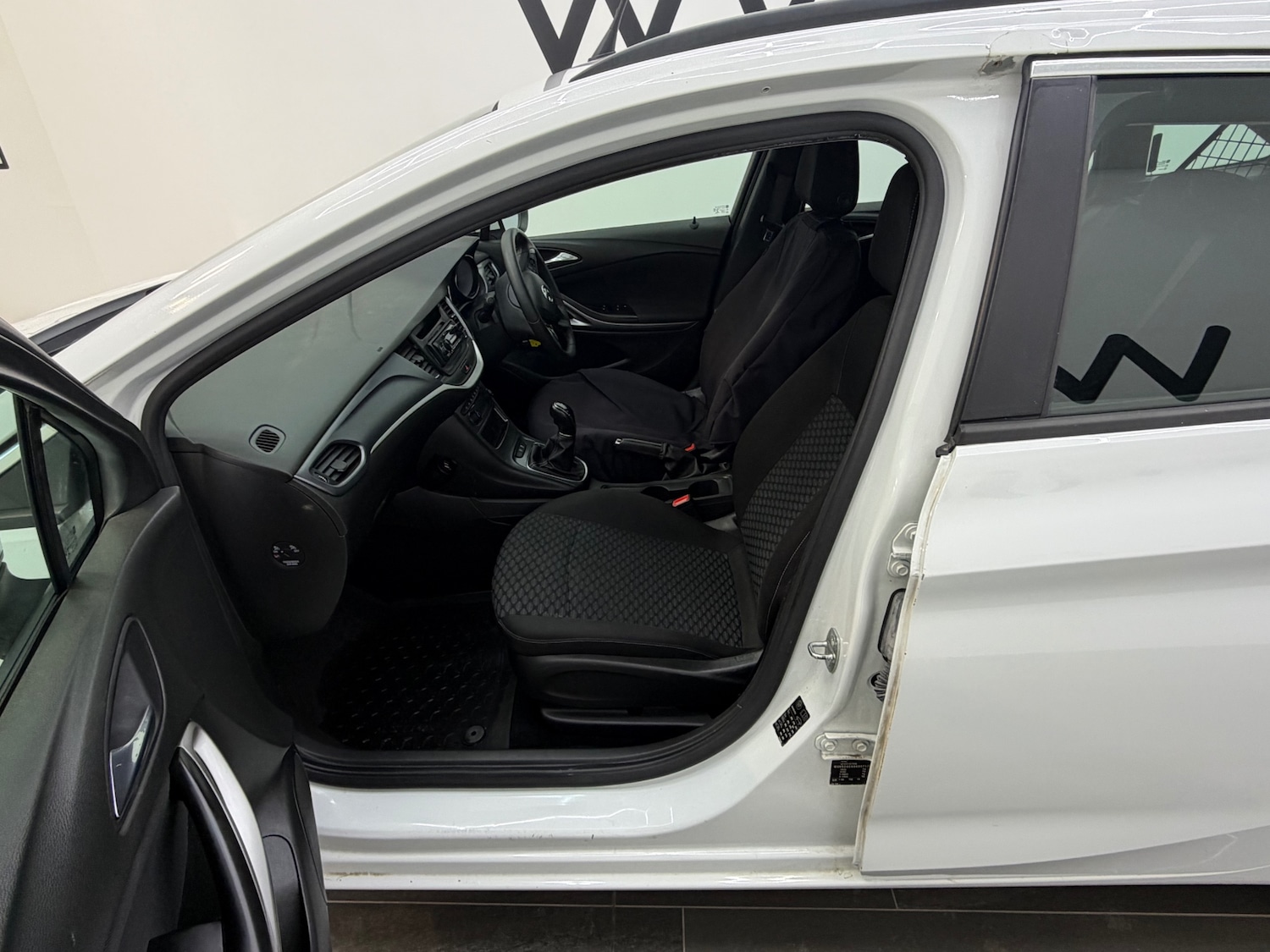 Used Vauxhall Astra 2019 for sale - 78025185: Photo 5