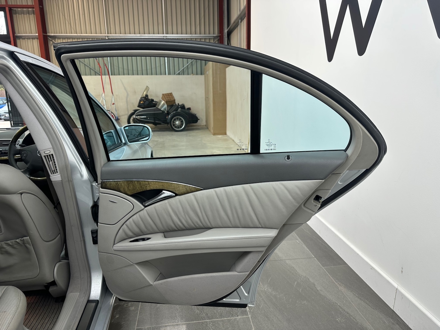 Used Mercedes-Benz E Class 2005 for sale - 76831740: Photo 19