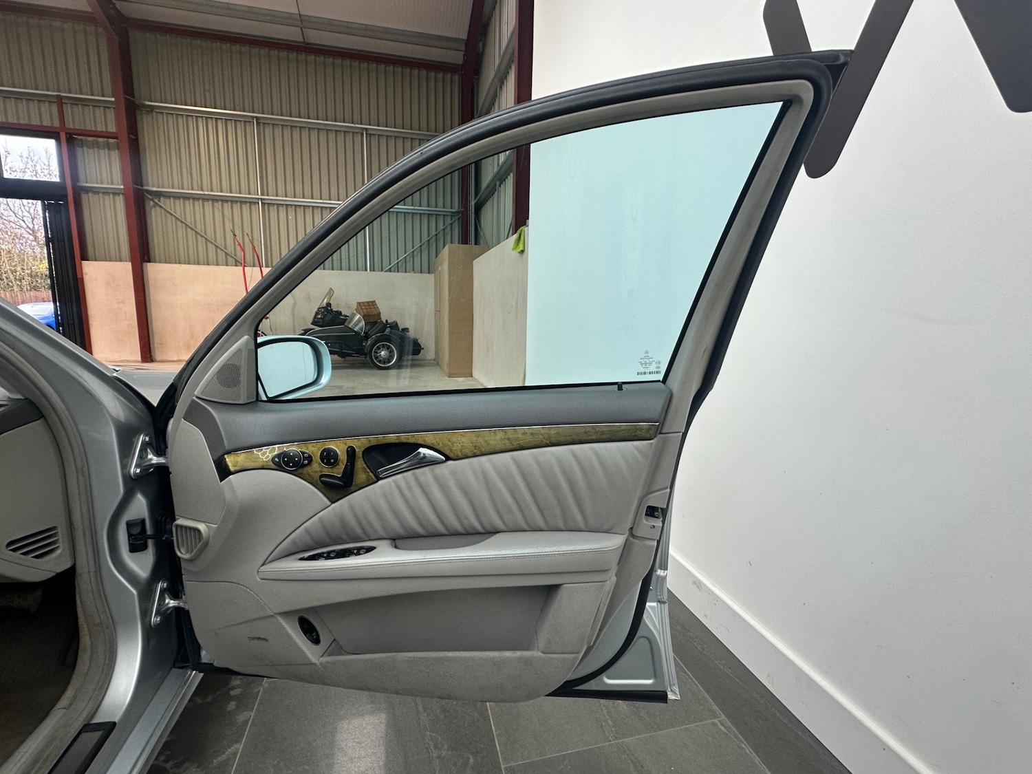 Used Mercedes-Benz E Class 2005 for sale - 76831740: Photo 23