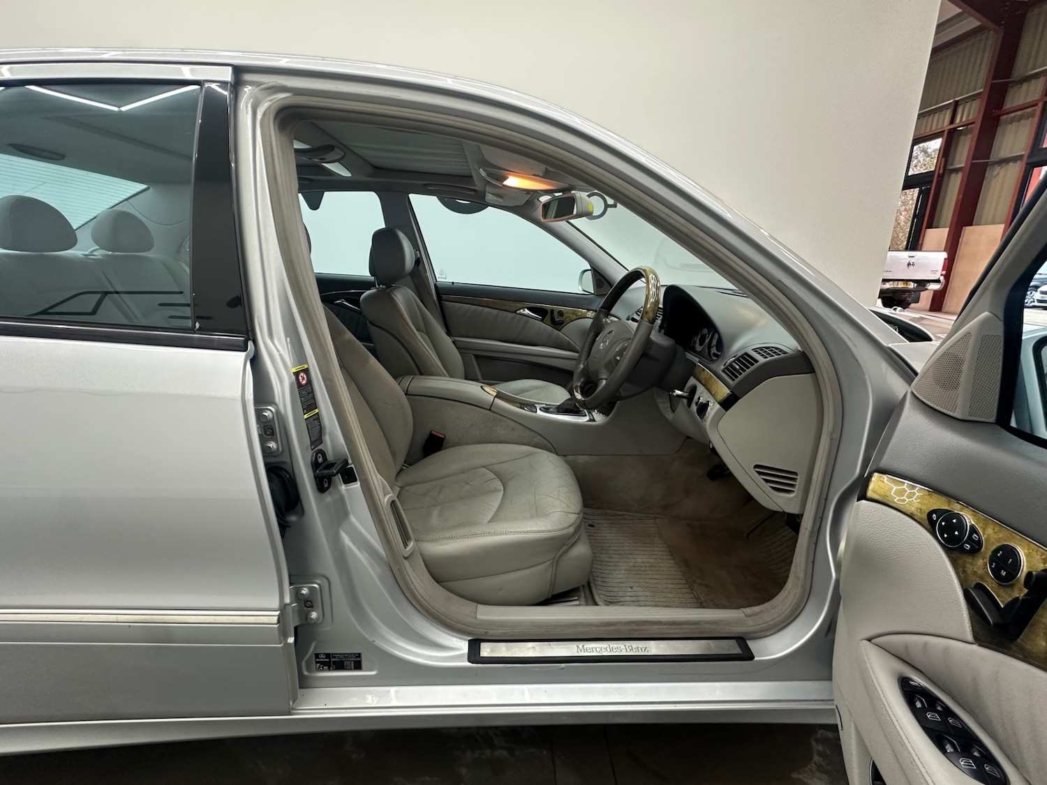 Used Mercedes-Benz E Class 2005 for sale - 76831740: Photo 24