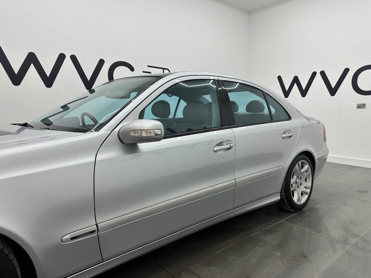 Used Mercedes-Benz E Class 2005 for sale - 76831740: Photo 5