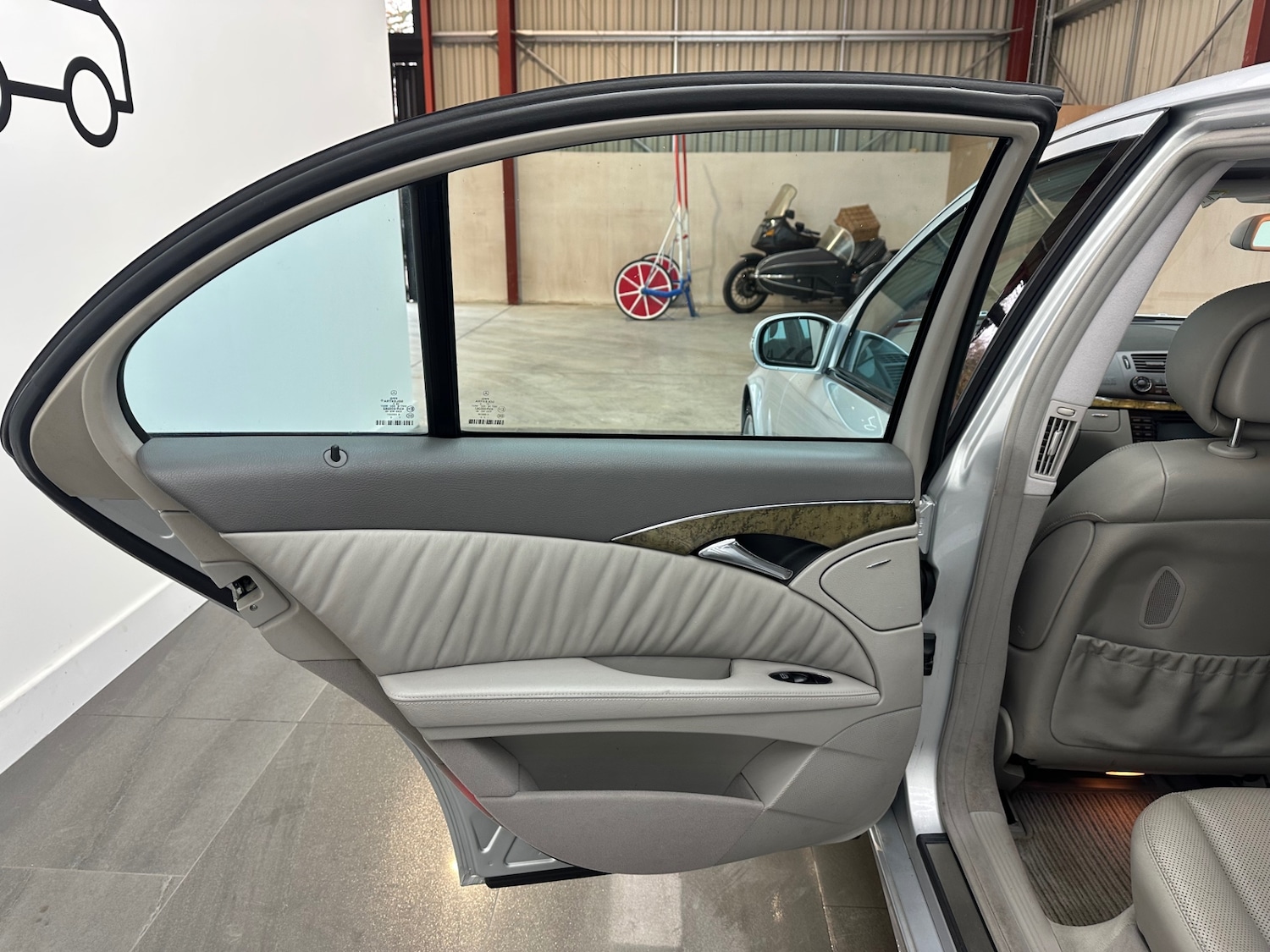 Used Mercedes-Benz E Class 2005 for sale - 76831740: Photo 9