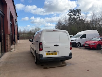 Used Peugeot Partner 2017 for sale - 77902732: Photo