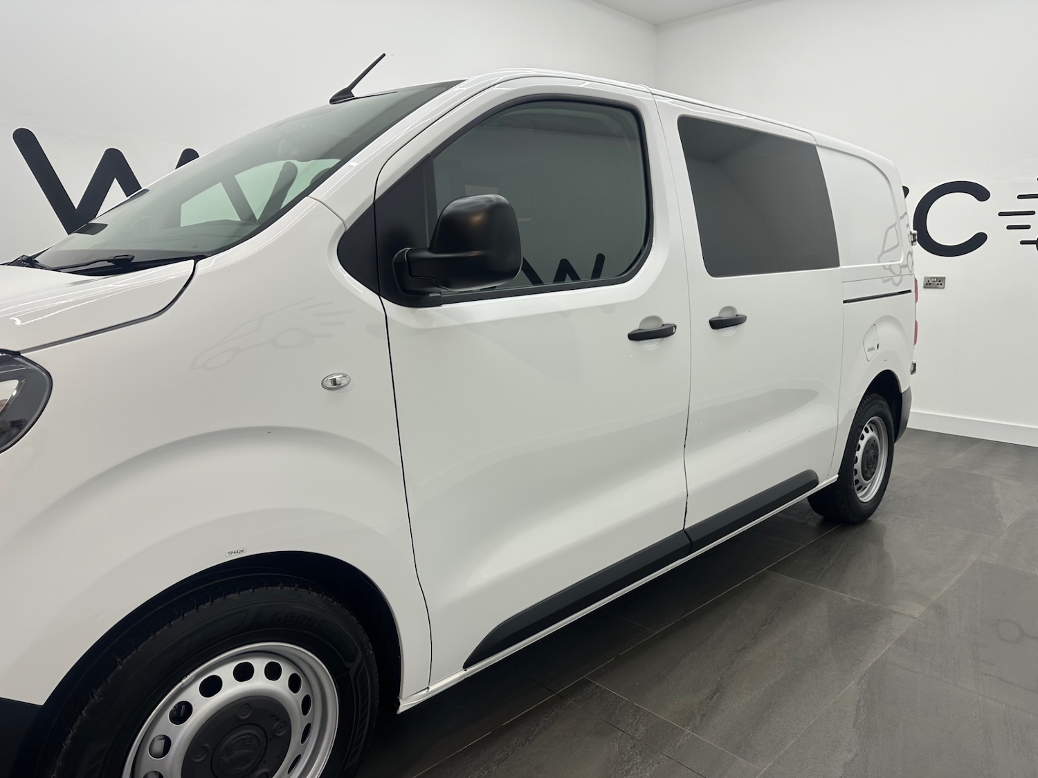 Used Vauxhall Vivaro 2020 for sale - 76722044: Photo 5