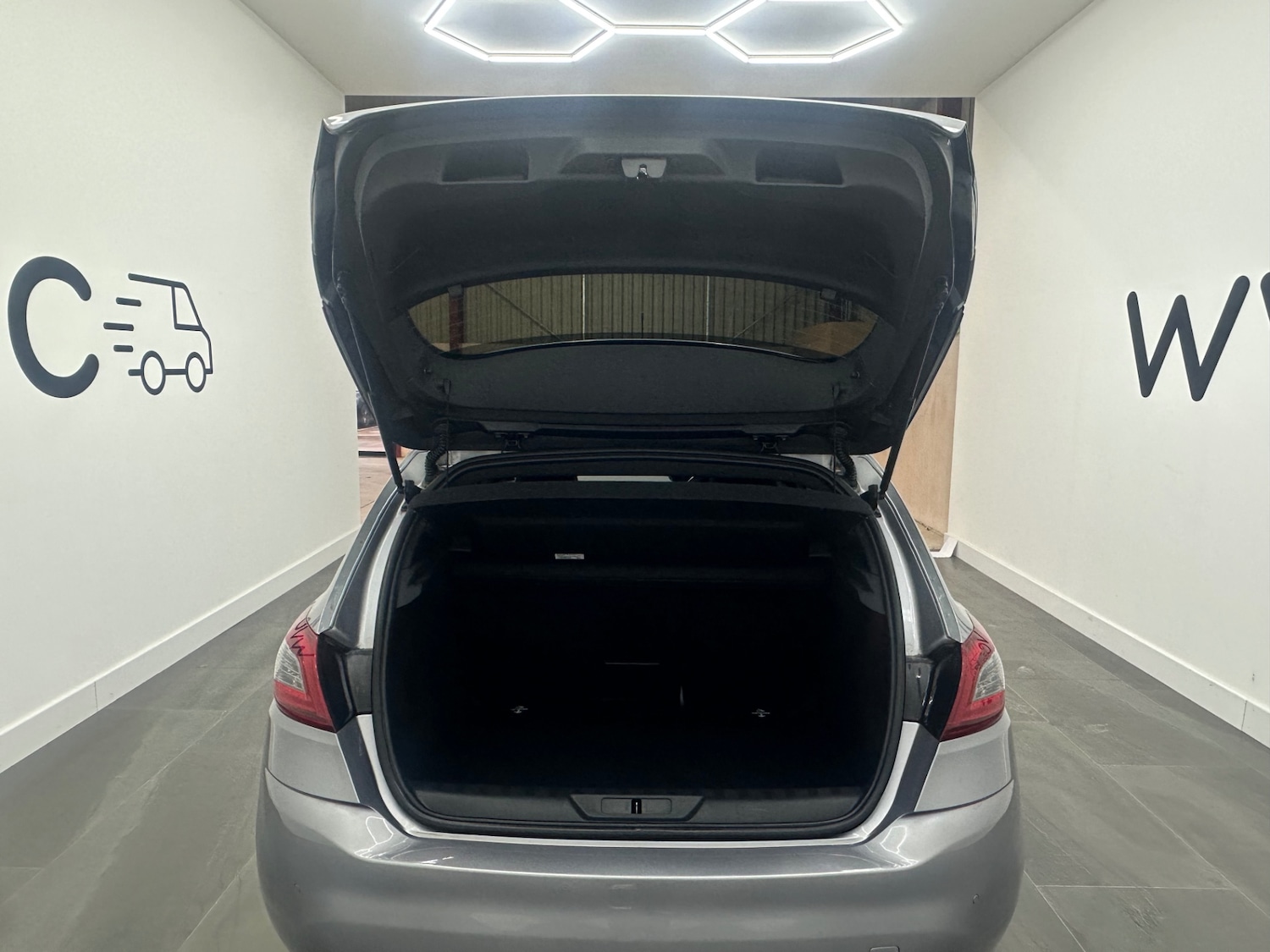 Used Peugeot 308 2021 for sale - 76946938: Photo 17