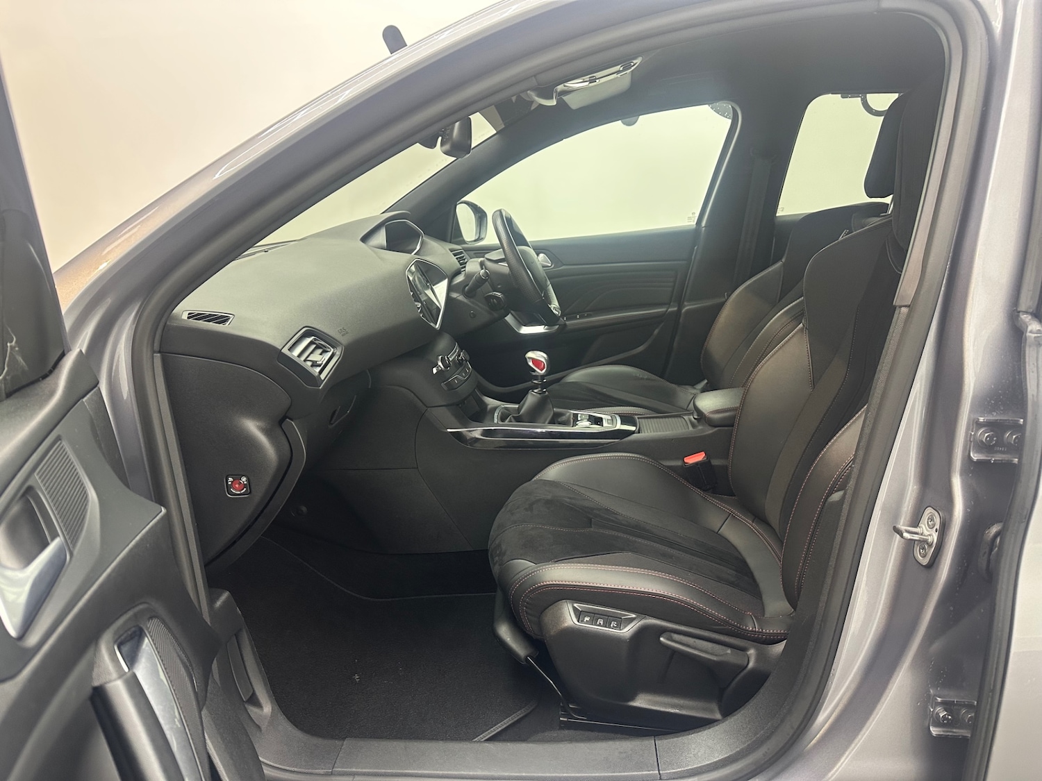 Used Peugeot 308 2021 for sale - 76946938: Photo 9