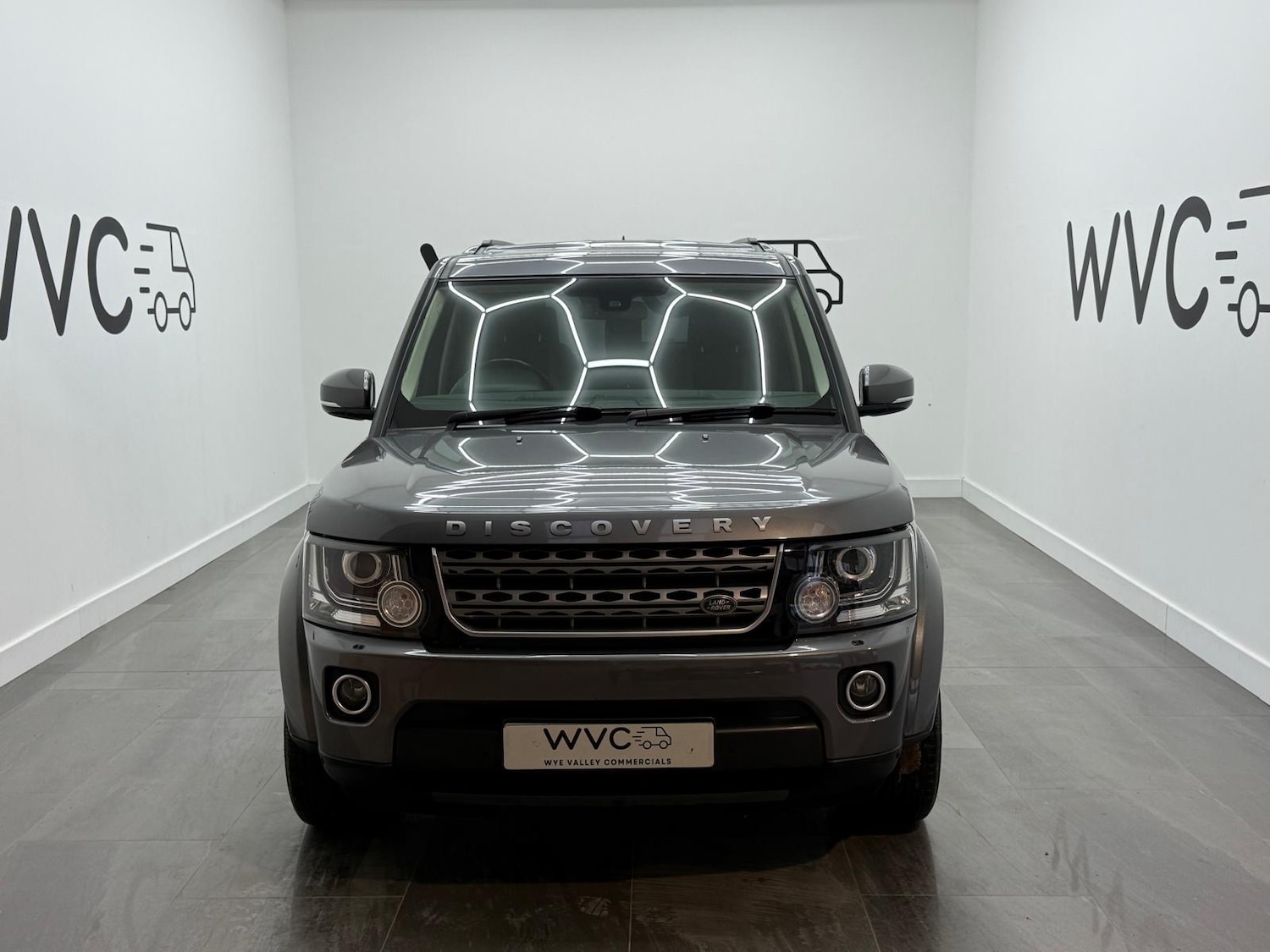 Used Land Rover Discovery 2016 for sale - 76637656: Photo 2