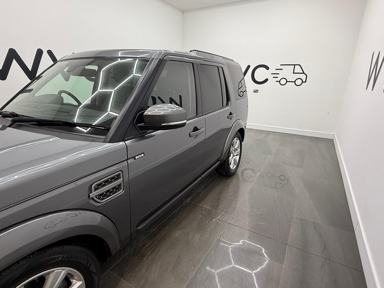 Used Land Rover Discovery 2016 for sale - 76637656: Photo 5