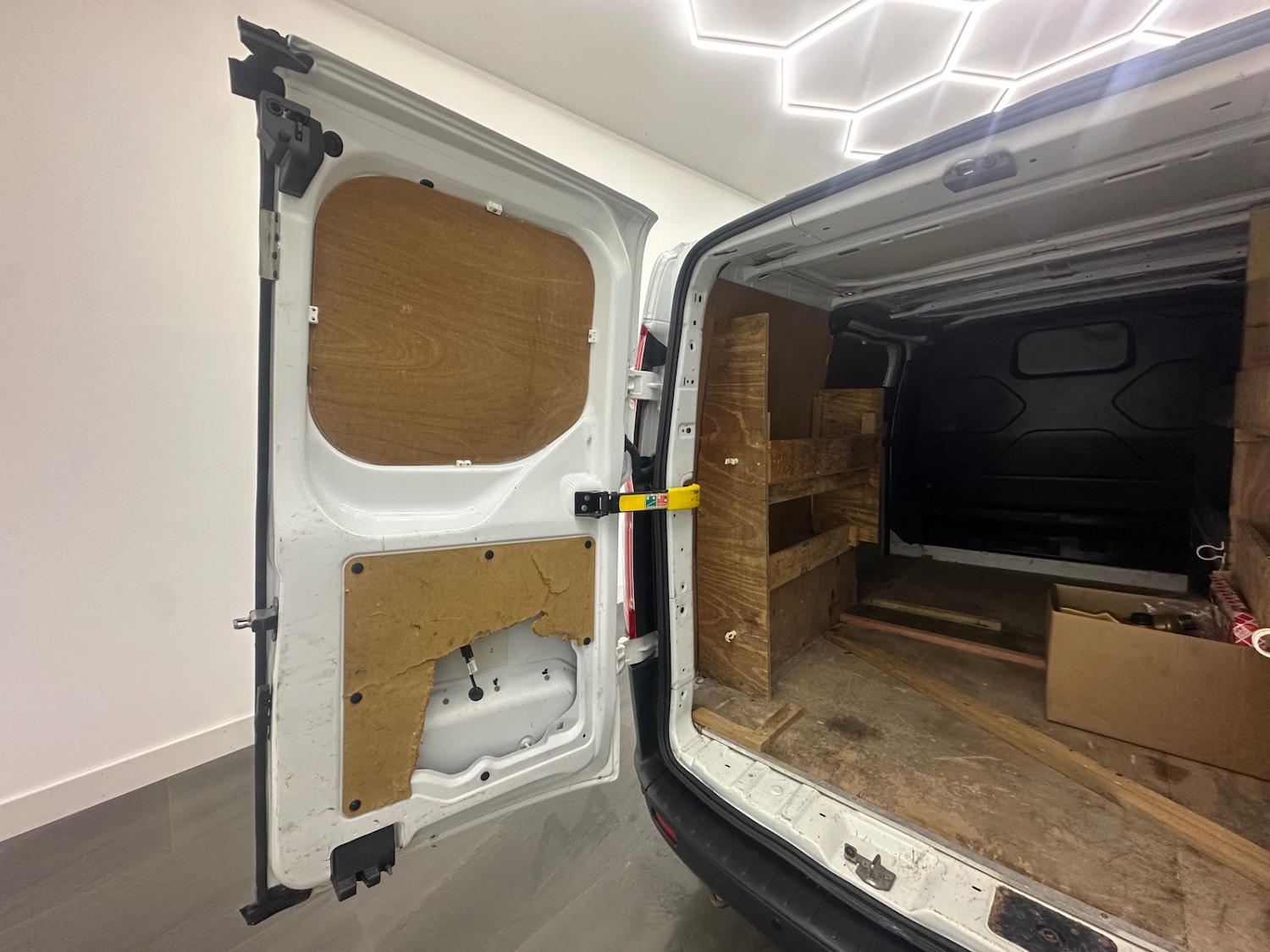 Used Ford Transit Custom 2018 for sale - 76692688: Photo 11