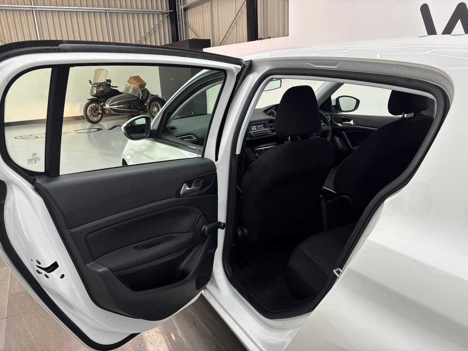 Used Peugeot 308 2018 for sale - 77661898: Photo 12