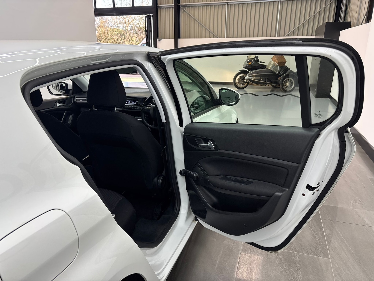 Used Peugeot 308 2018 for sale - 77661898: Photo 20