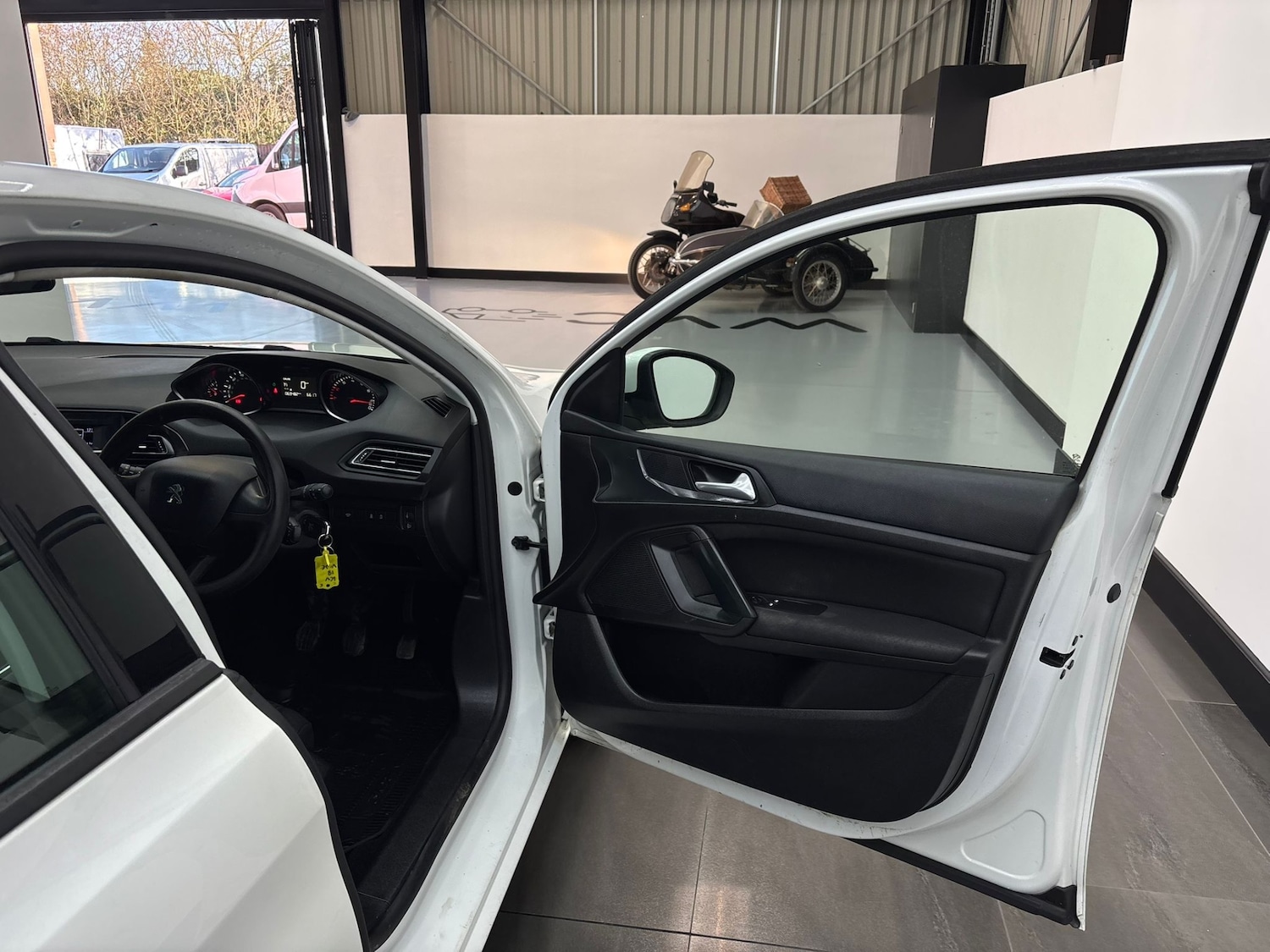 Used Peugeot 308 2018 for sale - 77661898: Photo 22