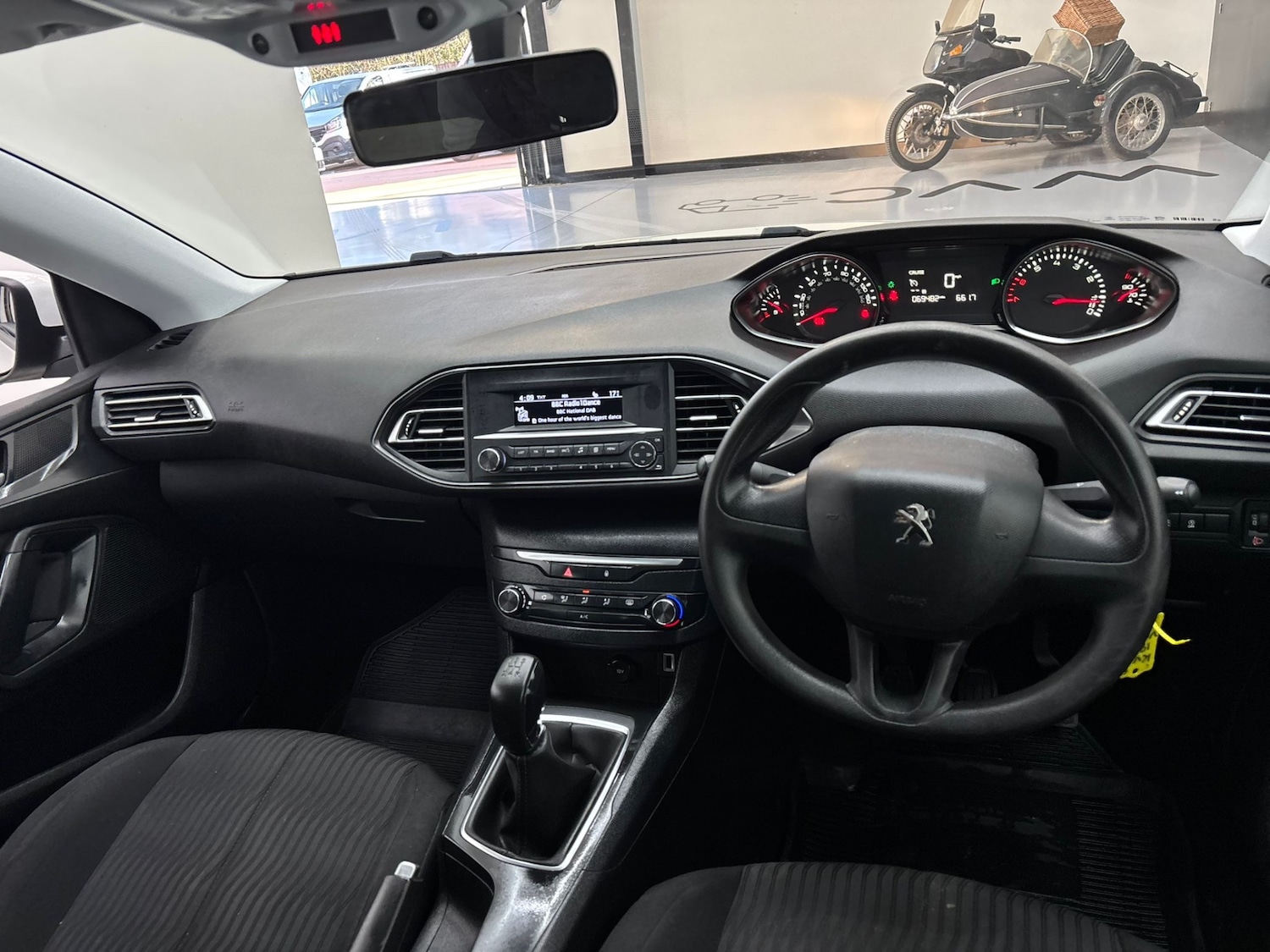 Used Peugeot 308 2018 for sale - 77661898: Photo 26