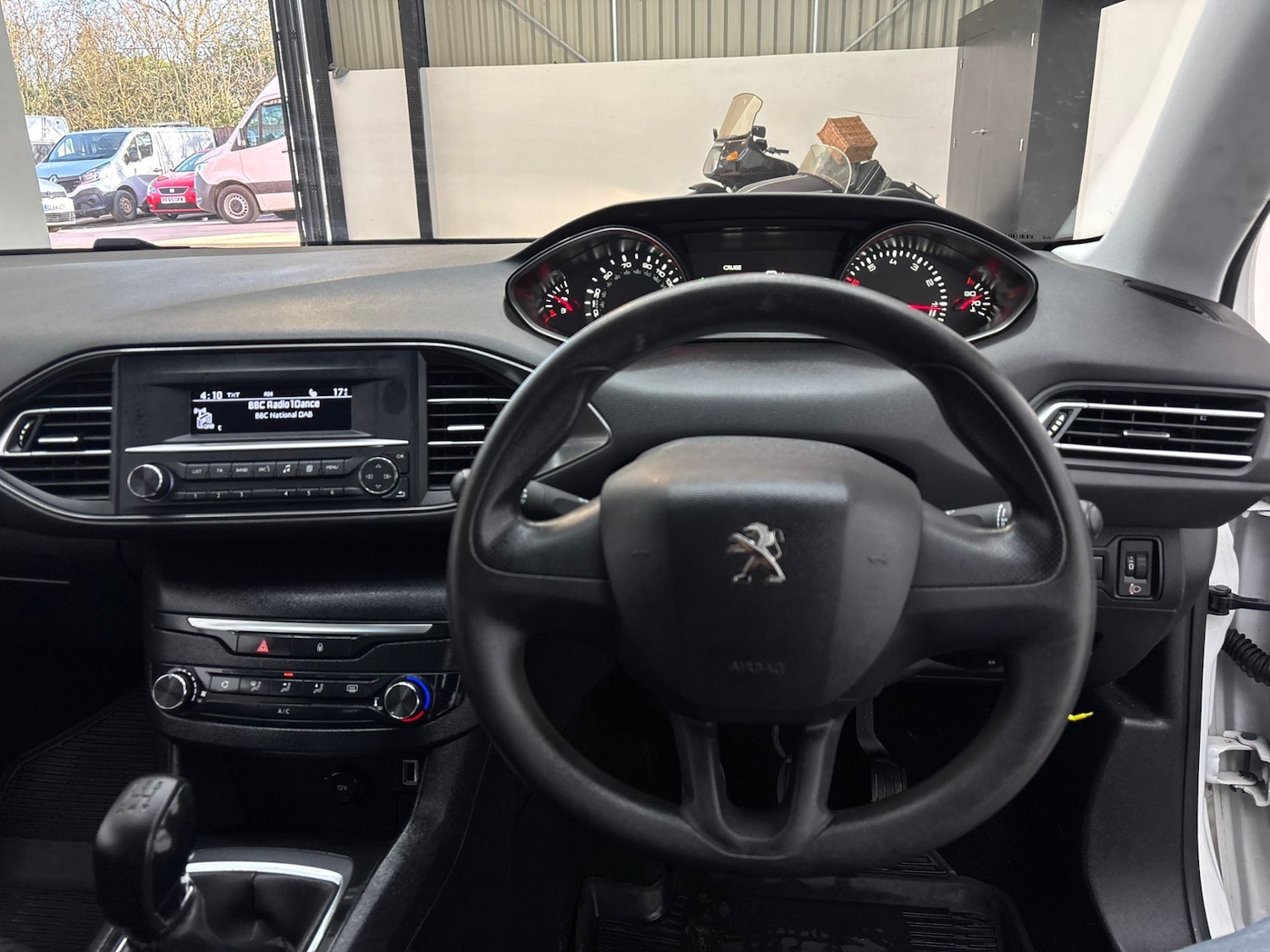 Used Peugeot 308 2018 for sale - 77661898: Photo 28