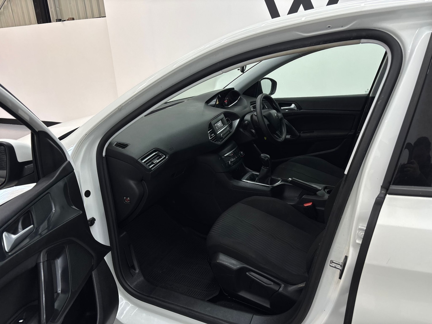 Used Peugeot 308 2018 for sale - 77661898: Photo 9