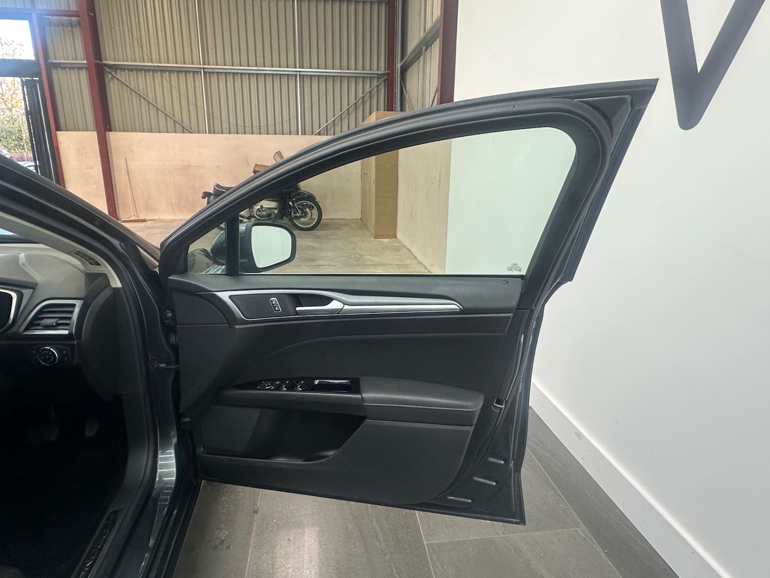 Used Ford Mondeo 2015 for sale - 76649634: Photo 19