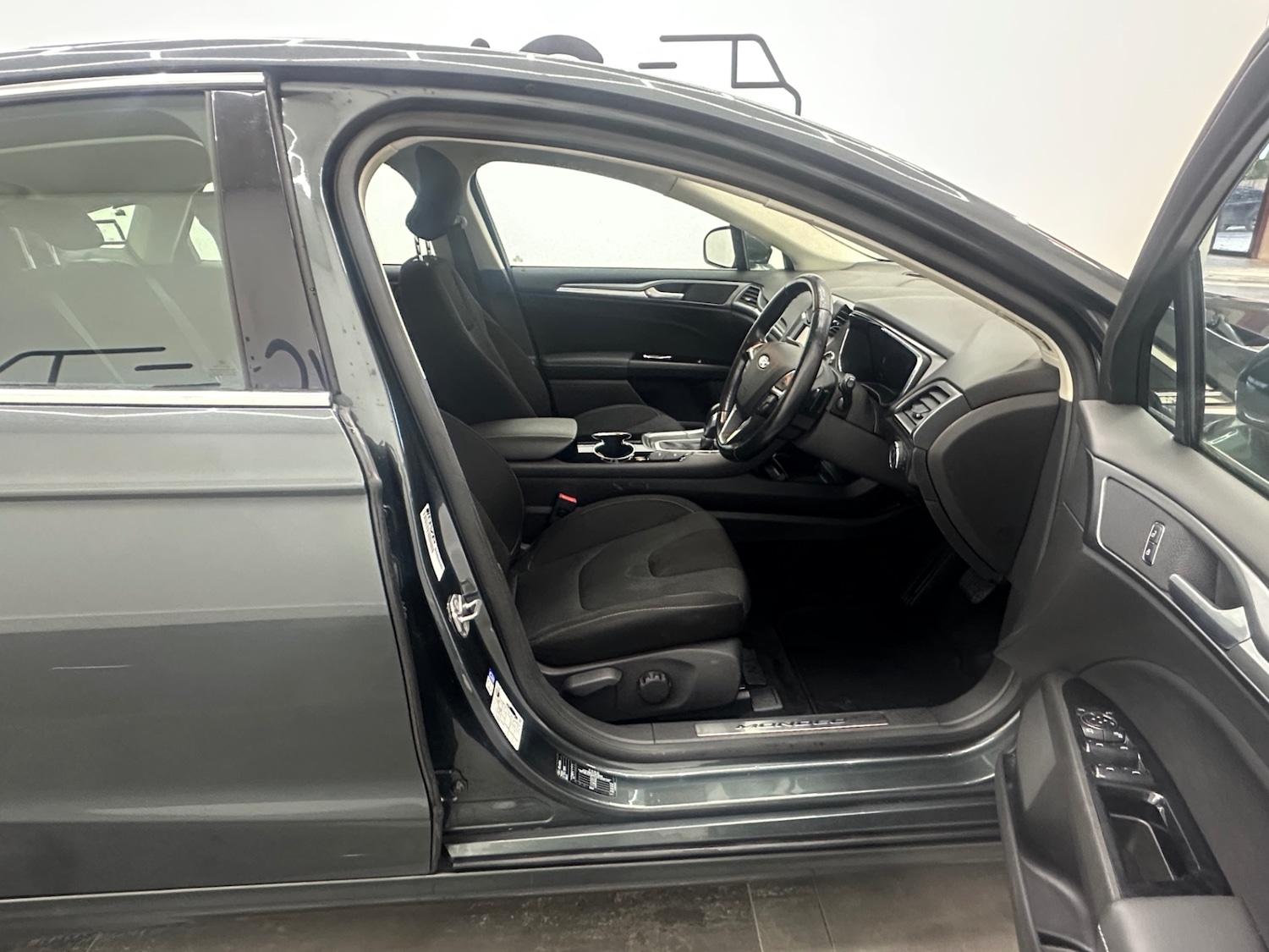 Used Ford Mondeo 2015 for sale - 76649634: Photo 20