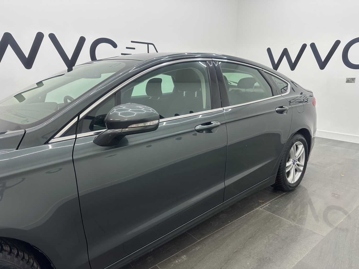 Used Ford Mondeo 2015 for sale - 76649634: Photo 4