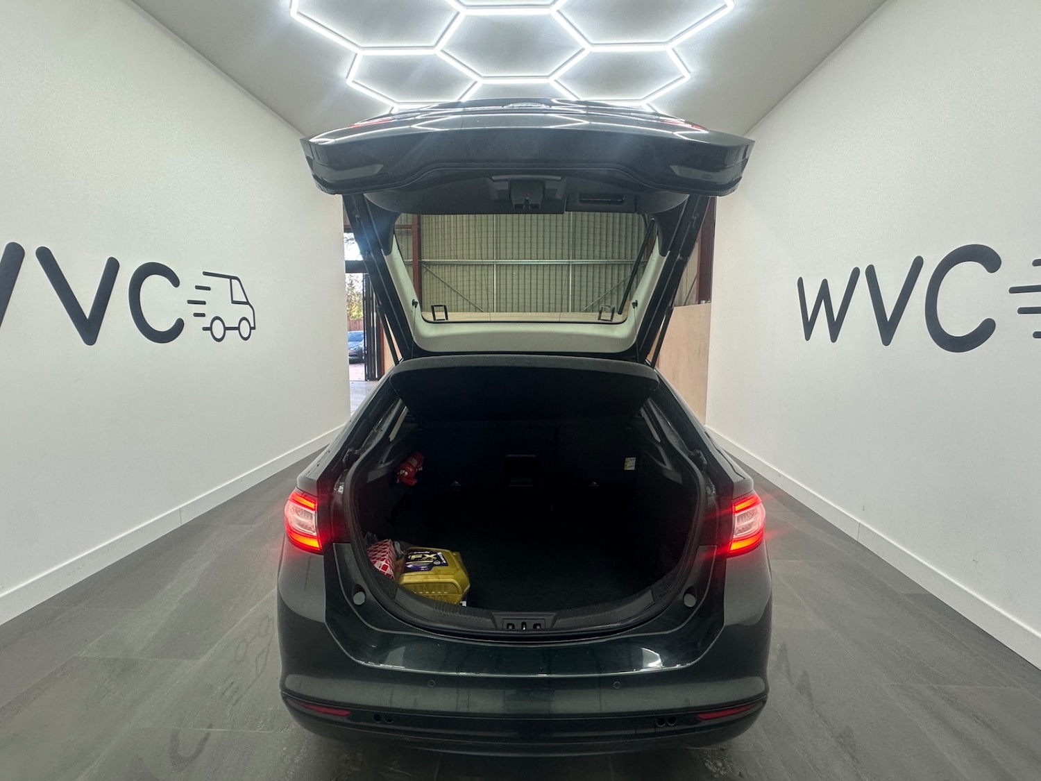 Used Ford Mondeo 2015 for sale - 76649634: Photo 8