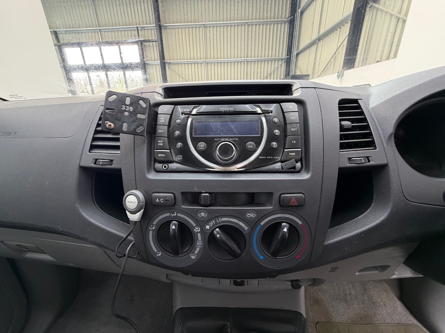 Used Toyota Hilux 2010 for sale - 77902628: Photo 19