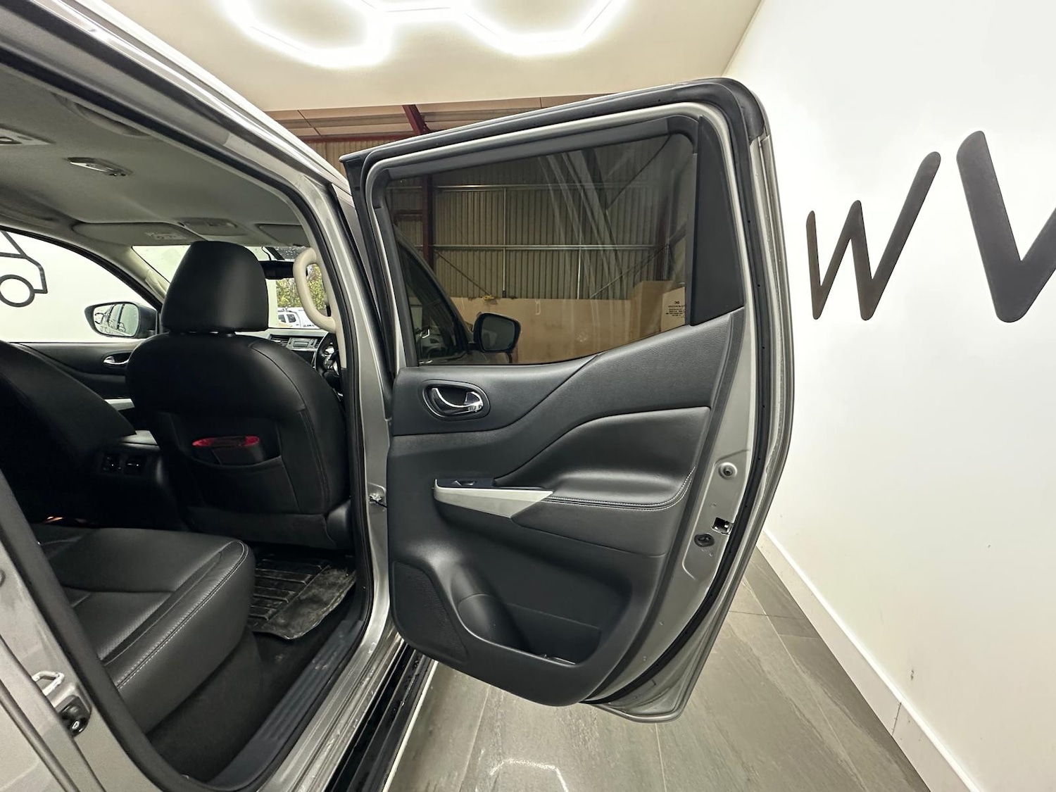 Used Nissan Navara 2020 for sale - 76637169: Photo 21