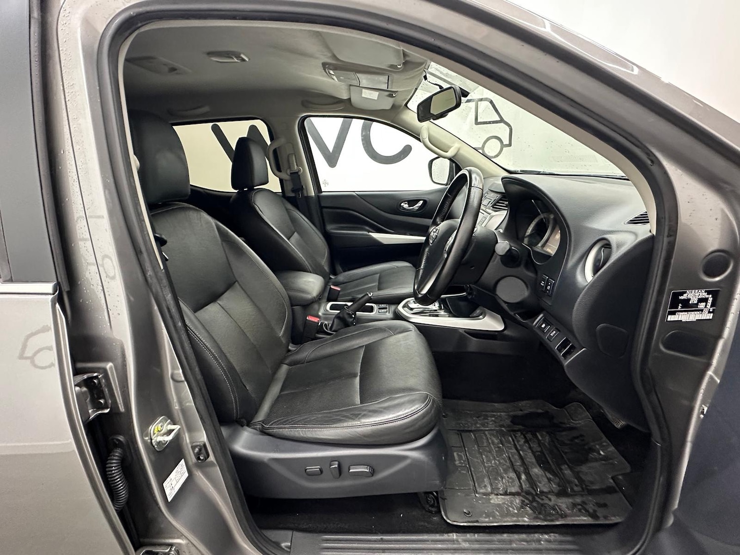 Used Nissan Navara 2020 for sale - 76637169: Photo 25