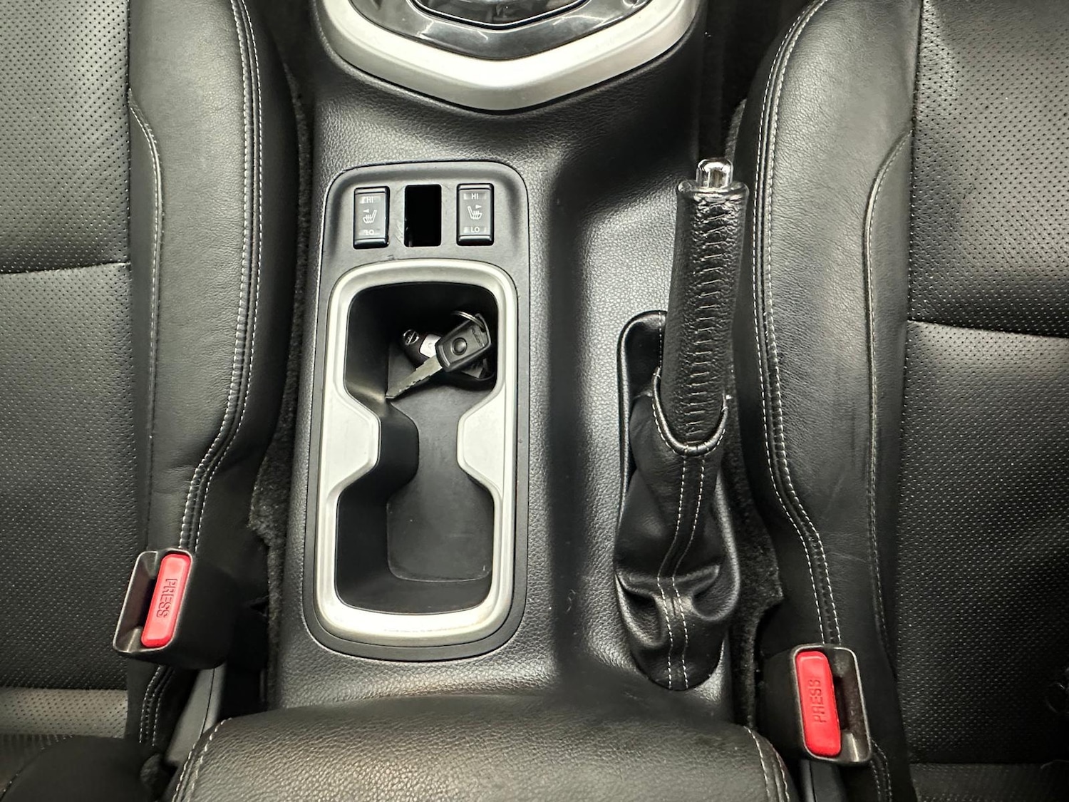 Used Nissan Navara 2020 for sale - 76637169: Photo 35