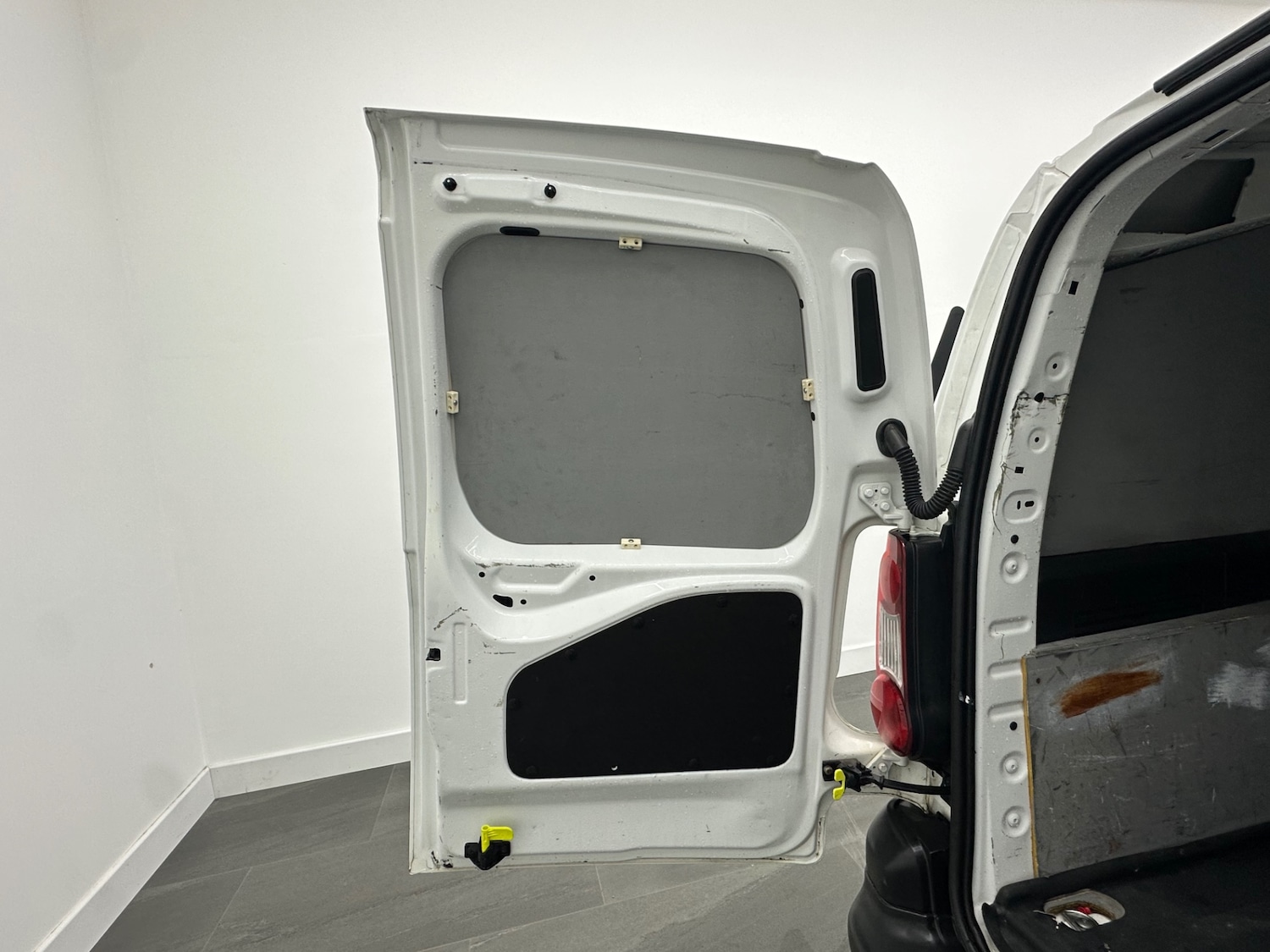 Used Peugeot Partner 2016 for sale - 76791233: Photo 10