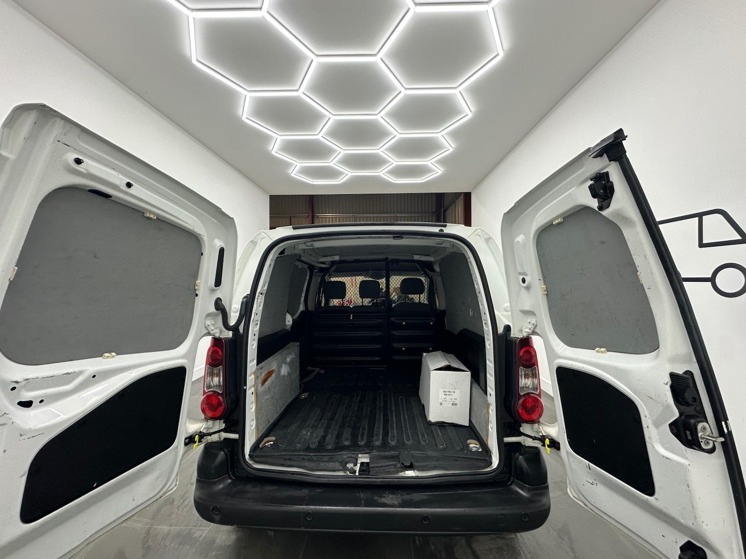 Used Peugeot Partner 2016 for sale - 76791233: Photo 12