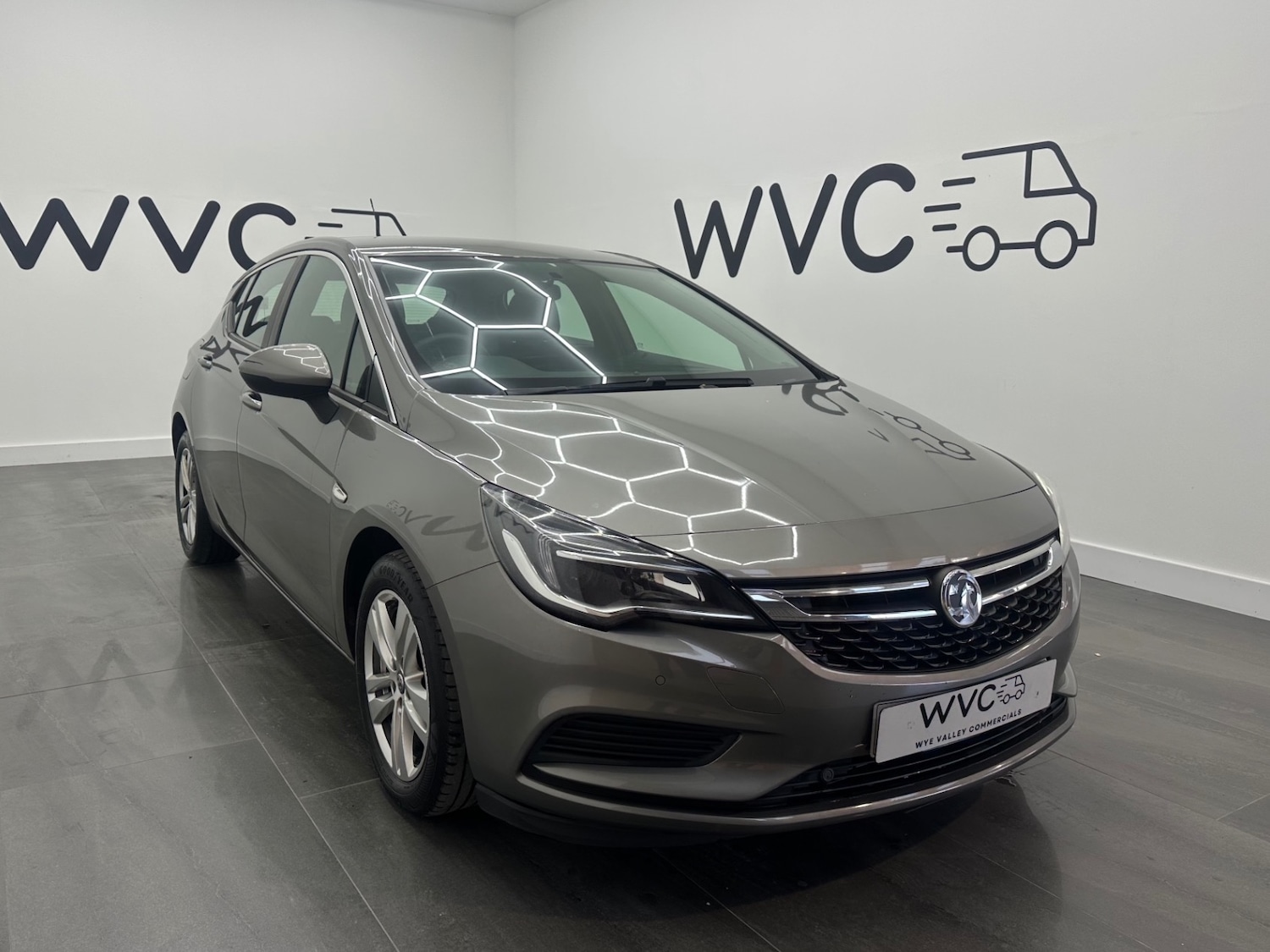 Used Vauxhall Astra 2017 for sale - 76626717: Photo 1