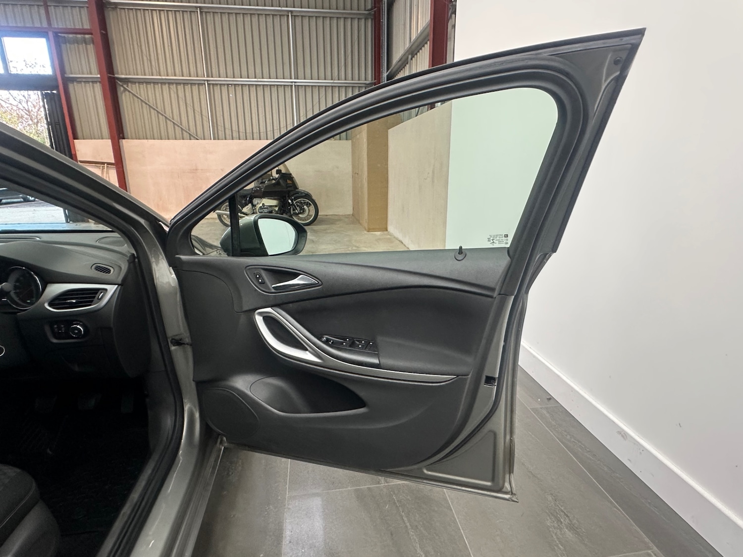 Used Vauxhall Astra 2017 for sale - 76626717: Photo 17