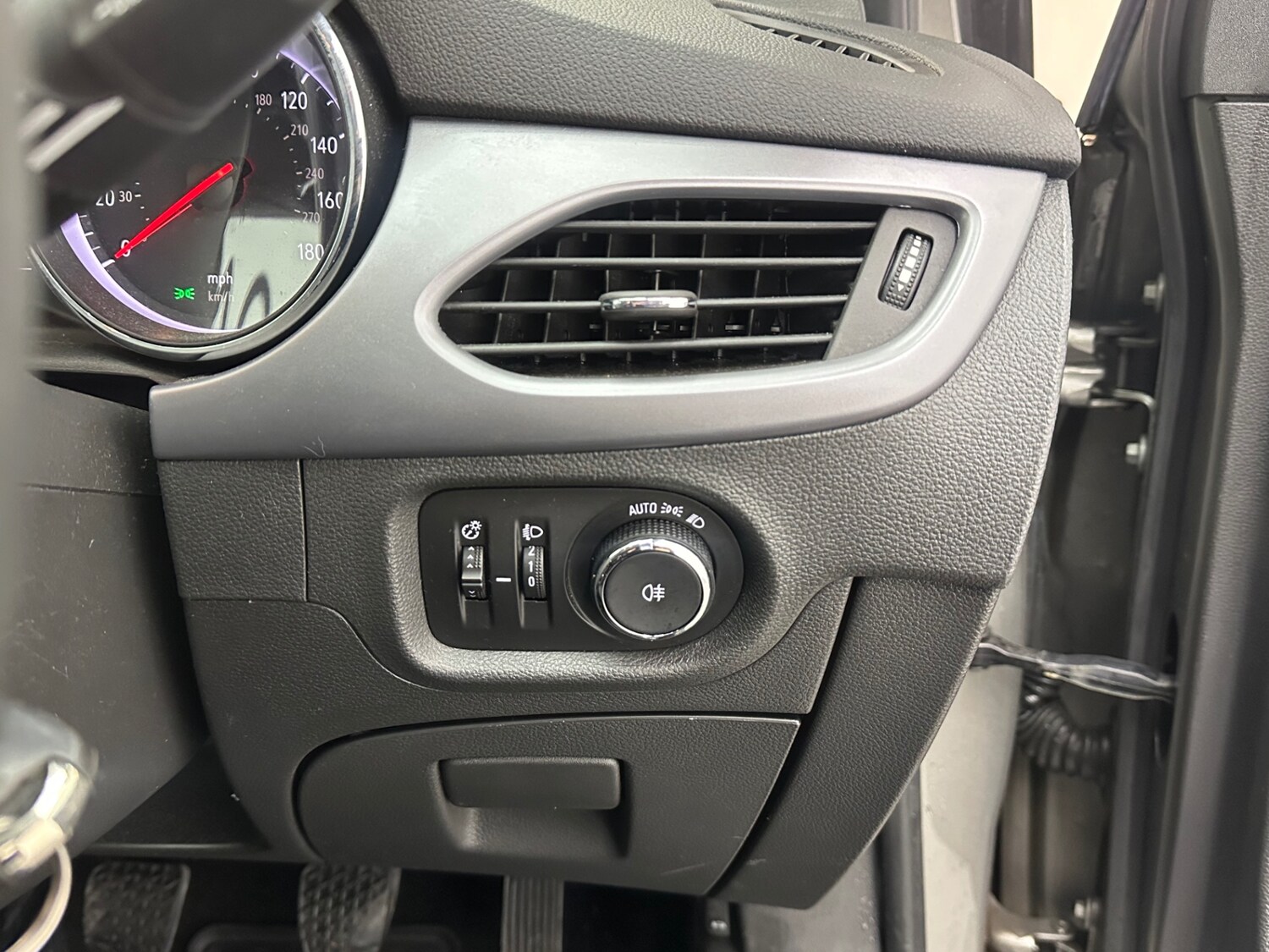 Used Vauxhall Astra 2017 for sale - 76626717: Photo 26