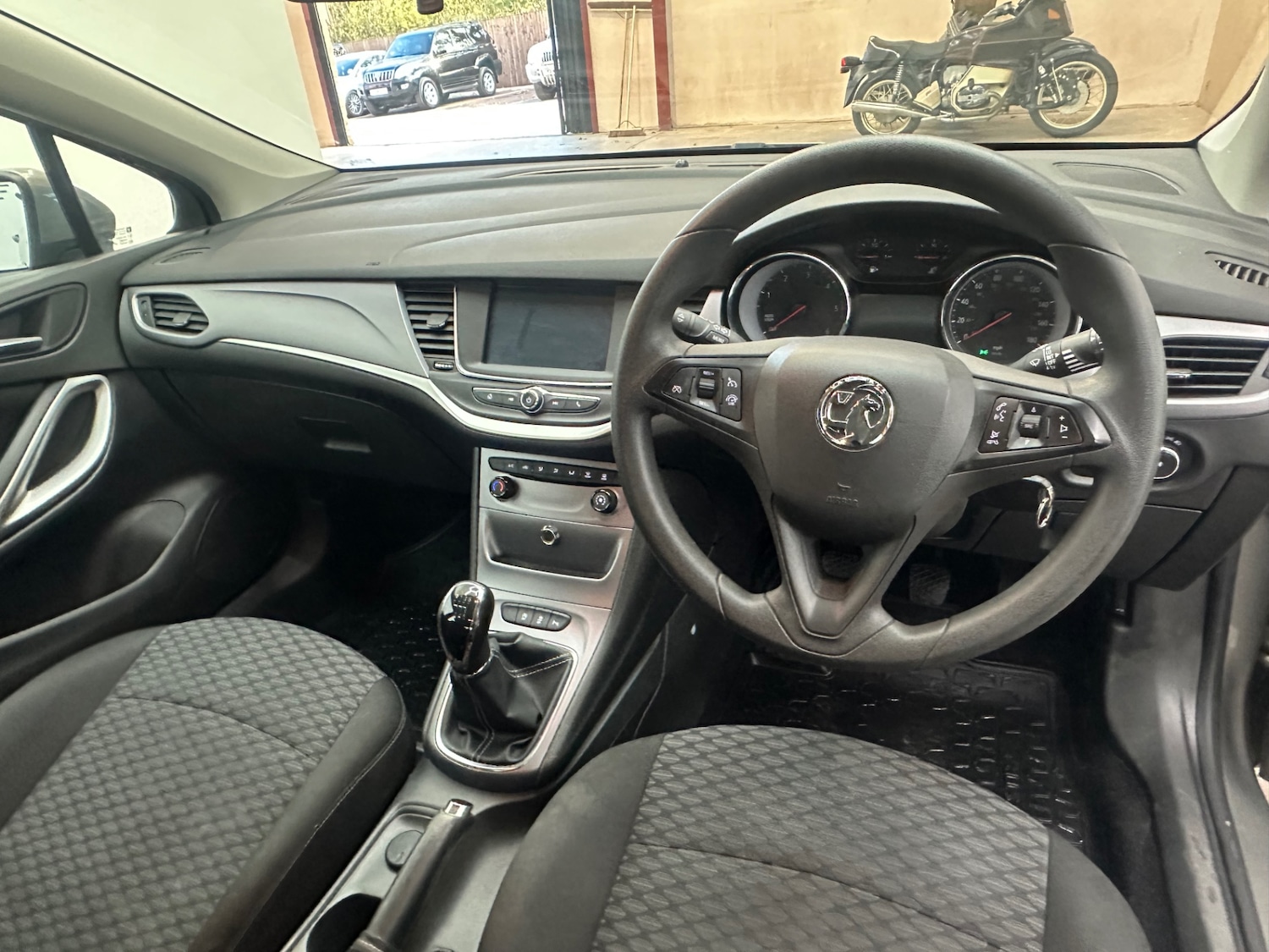 Used Vauxhall Astra 2017 for sale - 76626717: Photo 28