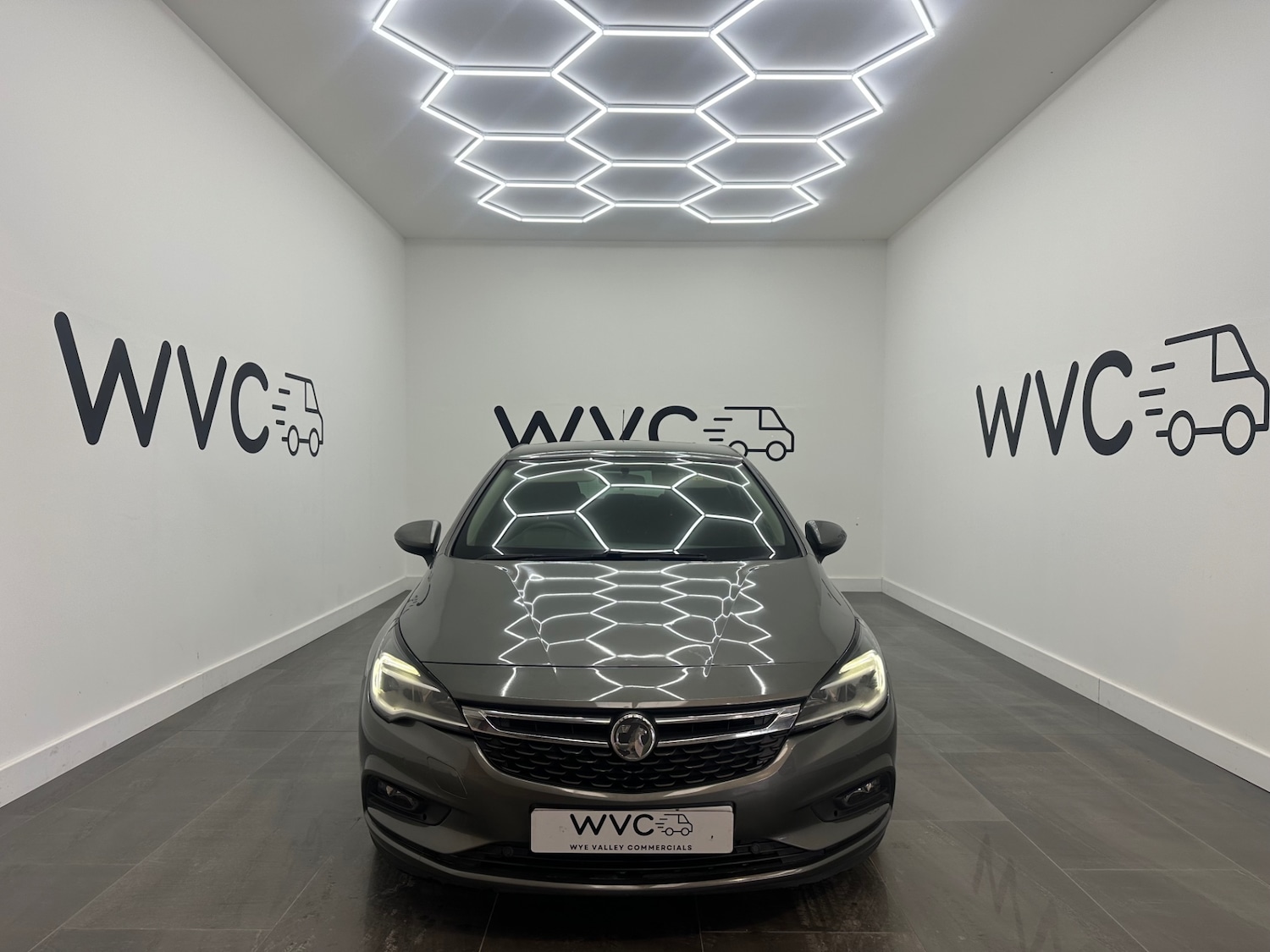 Used Vauxhall Astra 2019 for sale - 76906159: Photo 2