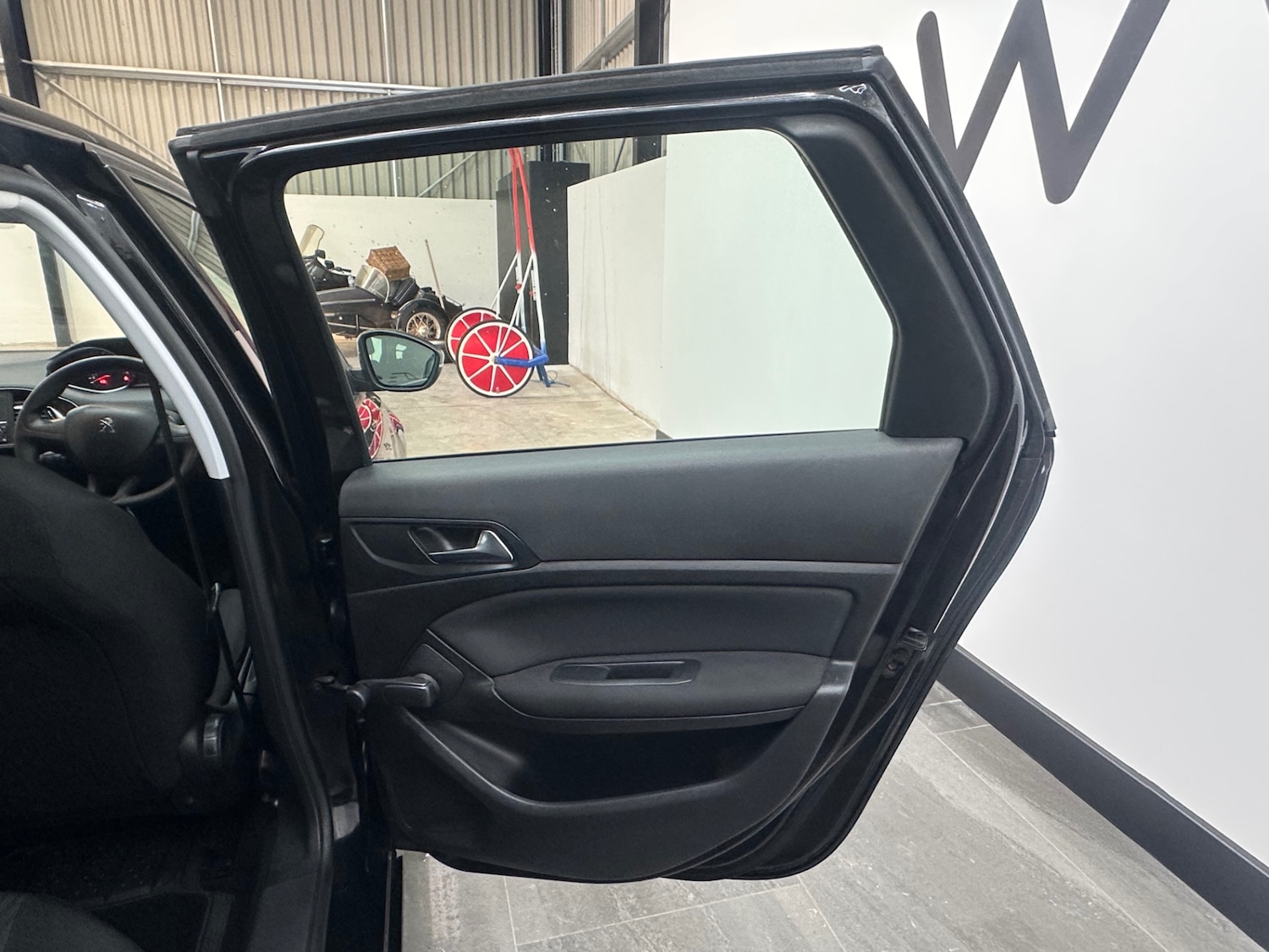 Used Peugeot 308 2018 for sale - 77298508: Photo 14