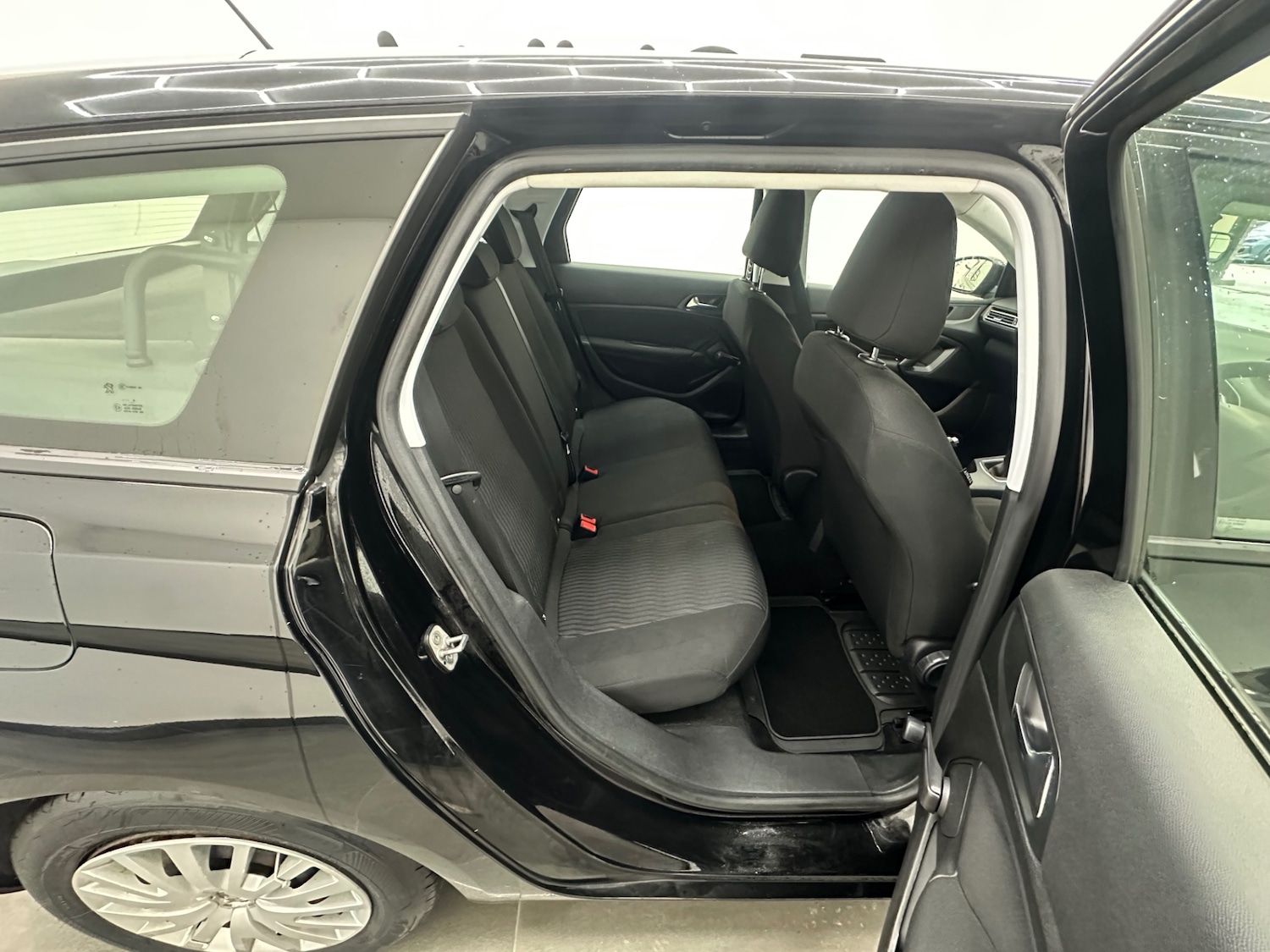 Used Peugeot 308 2018 for sale - 77298508: Photo 15