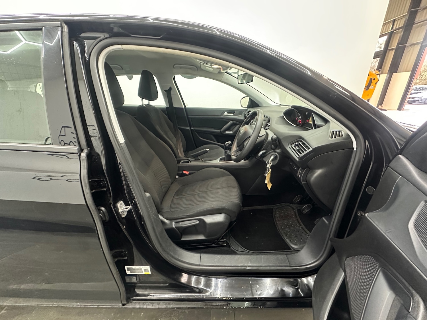 Used Peugeot 308 2018 for sale - 77298508: Photo 19