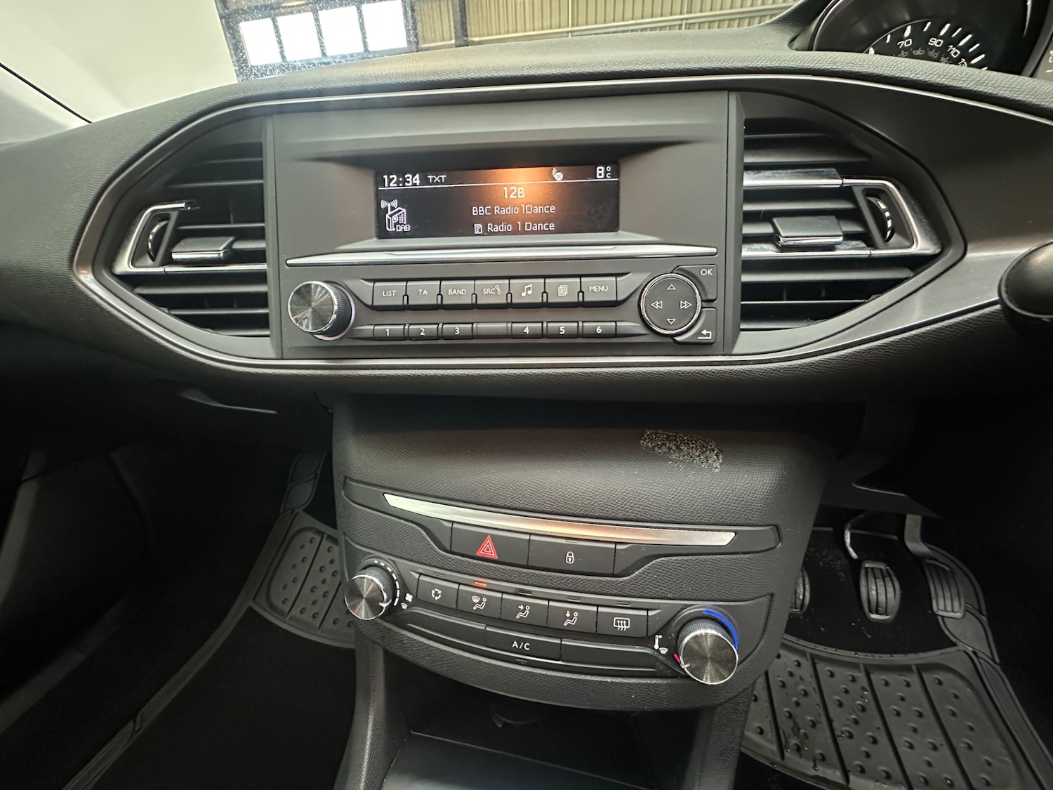 Used Peugeot 308 2018 for sale - 77298508: Photo 24