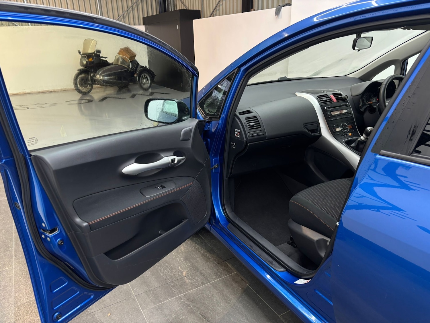 Used Toyota Auris 2010 for sale - 77418388: Photo 6