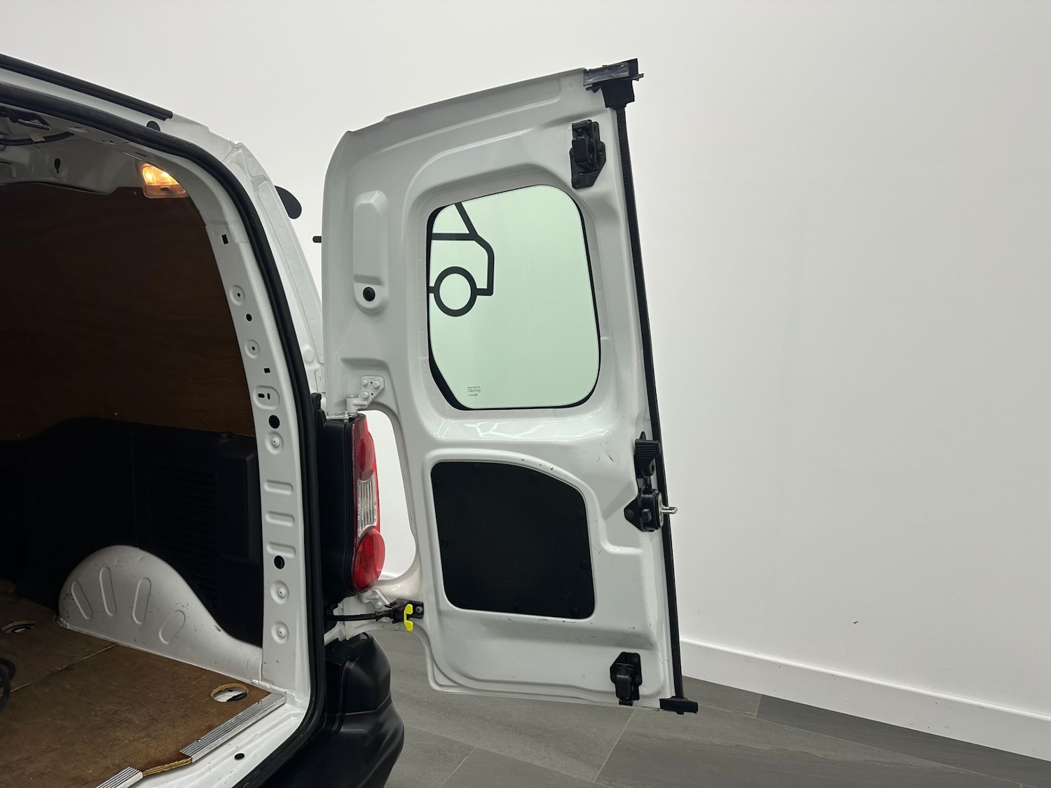 Used Peugeot Partner 2018 for sale - 76626806: Photo 14