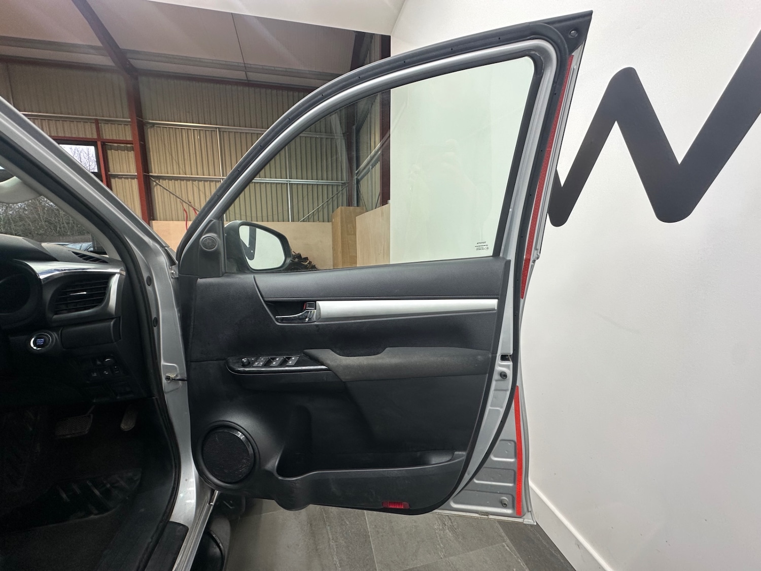 Used Toyota Hilux 2018 for sale - 77000881: Photo 24