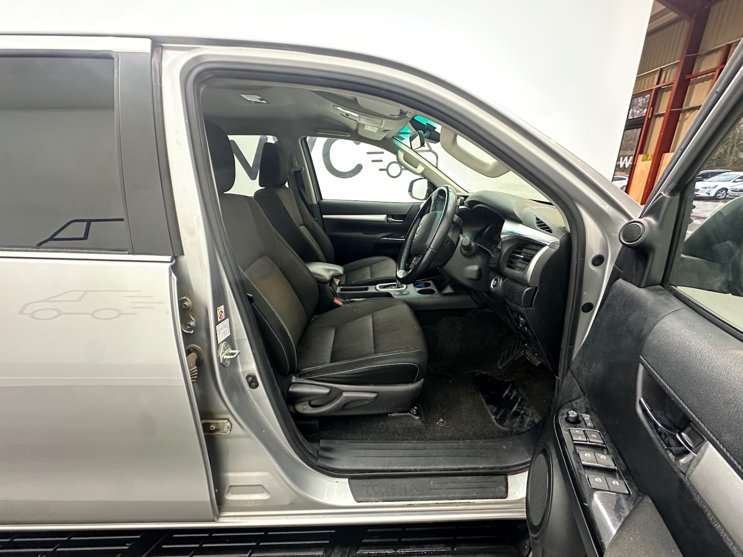 Used Toyota Hilux 2018 for sale - 77000881: Photo 25