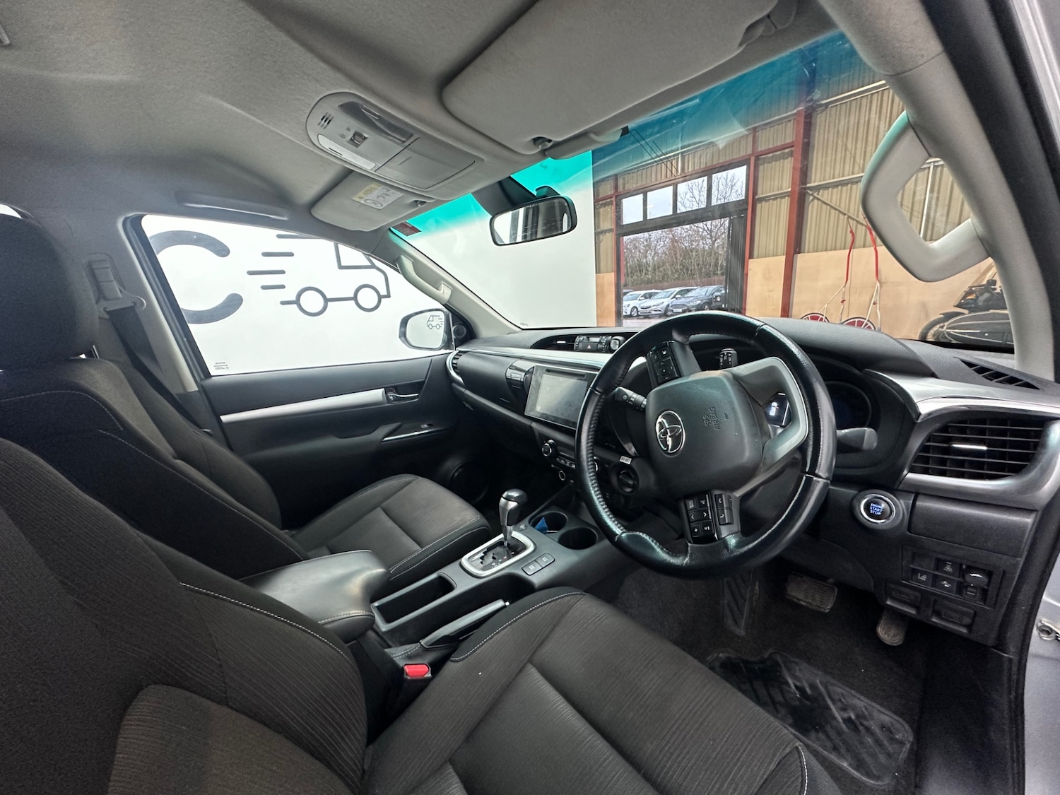 Used Toyota Hilux 2018 for sale - 77000881: Photo 27