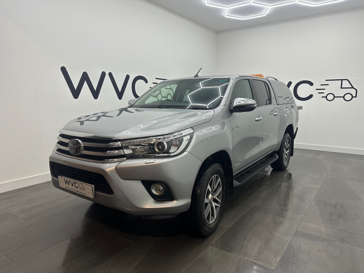 Used Toyota Hilux 2018 for sale - 77000881: Photo 3