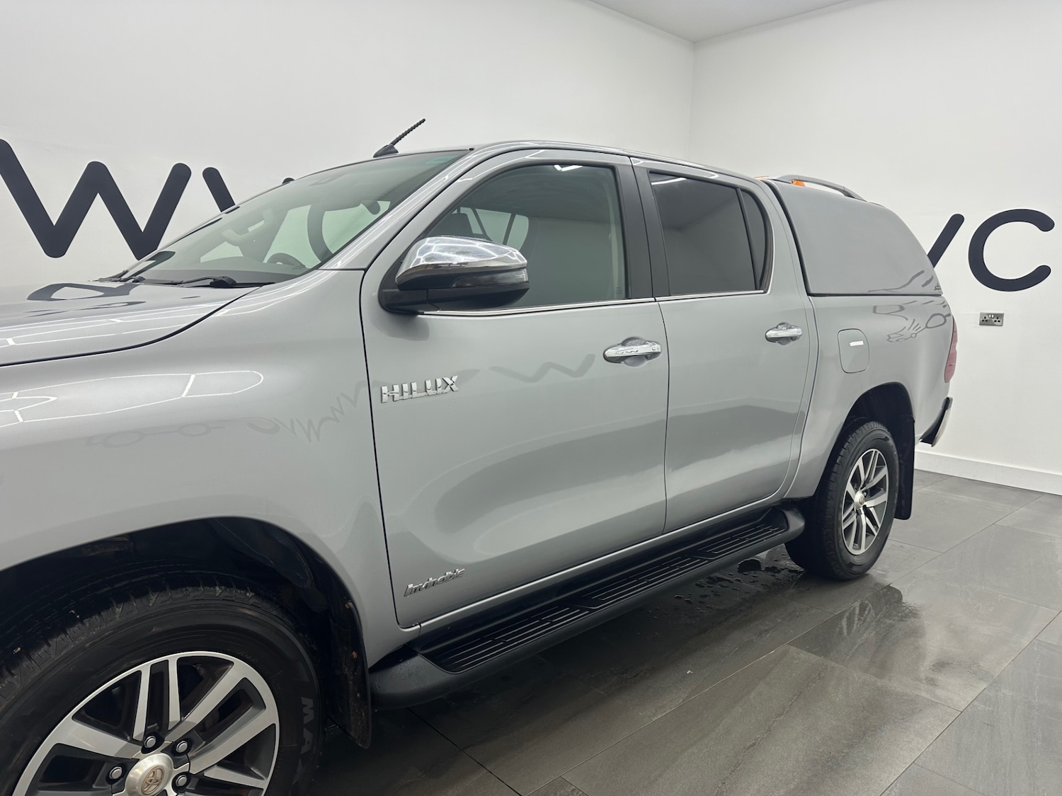 Used Toyota Hilux 2018 for sale - 77000881: Photo 6