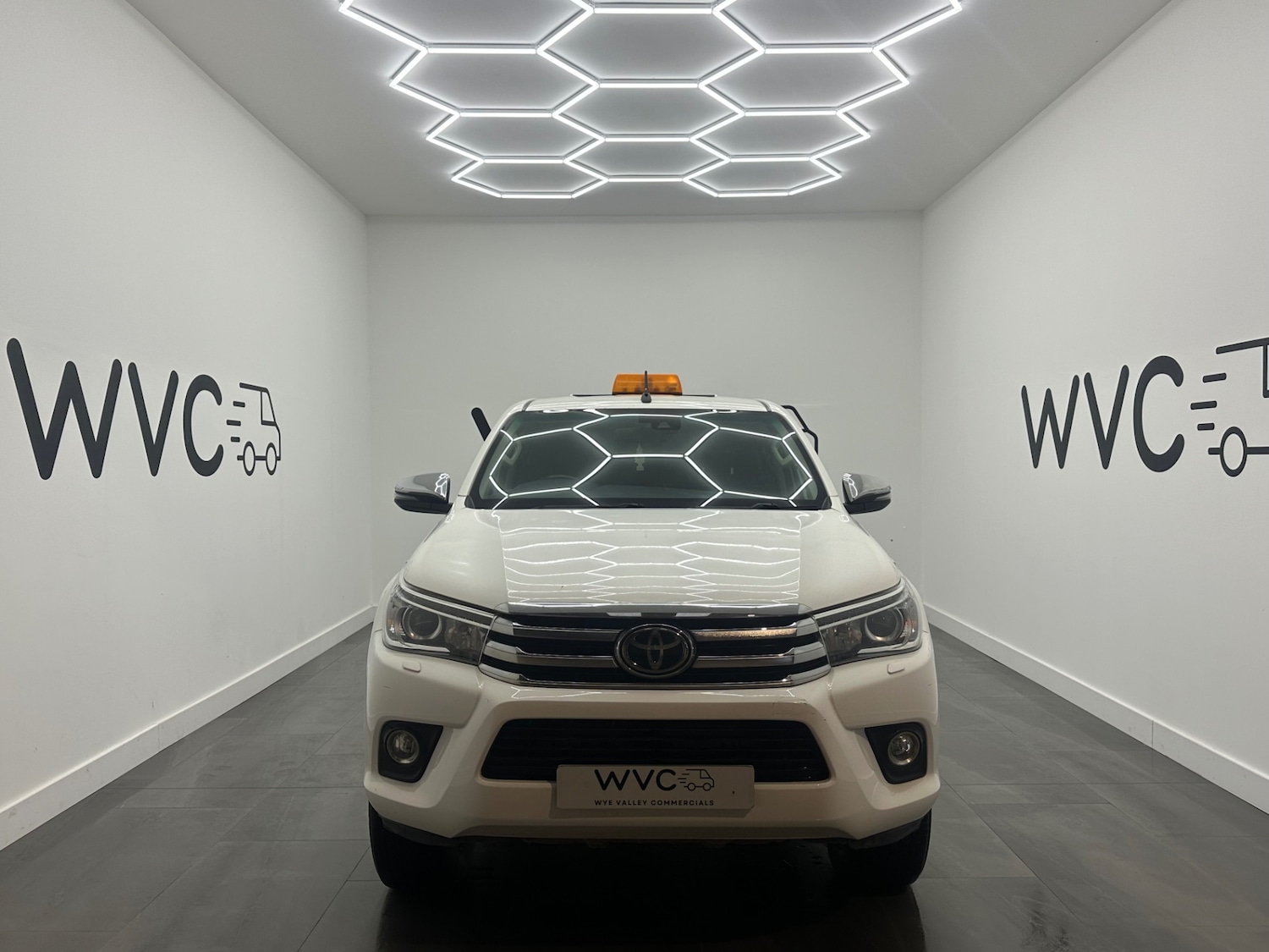 Used Toyota Hilux 2019 for sale - 77001493: Photo 2