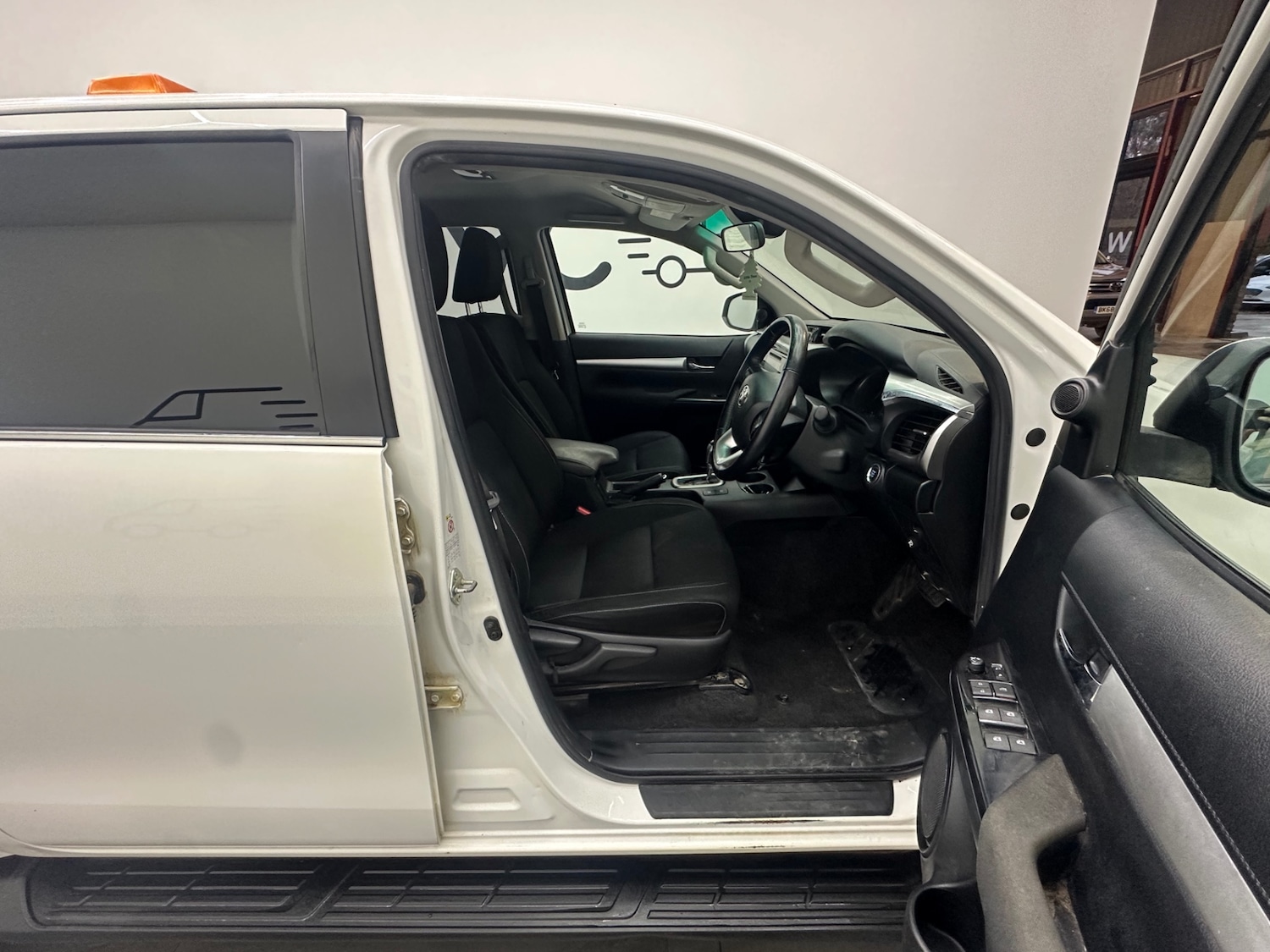 Used Toyota Hilux 2019 for sale - 77001493: Photo 29