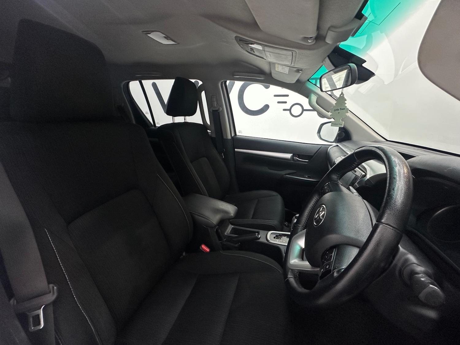 Used Toyota Hilux 2019 for sale - 77001493: Photo 30