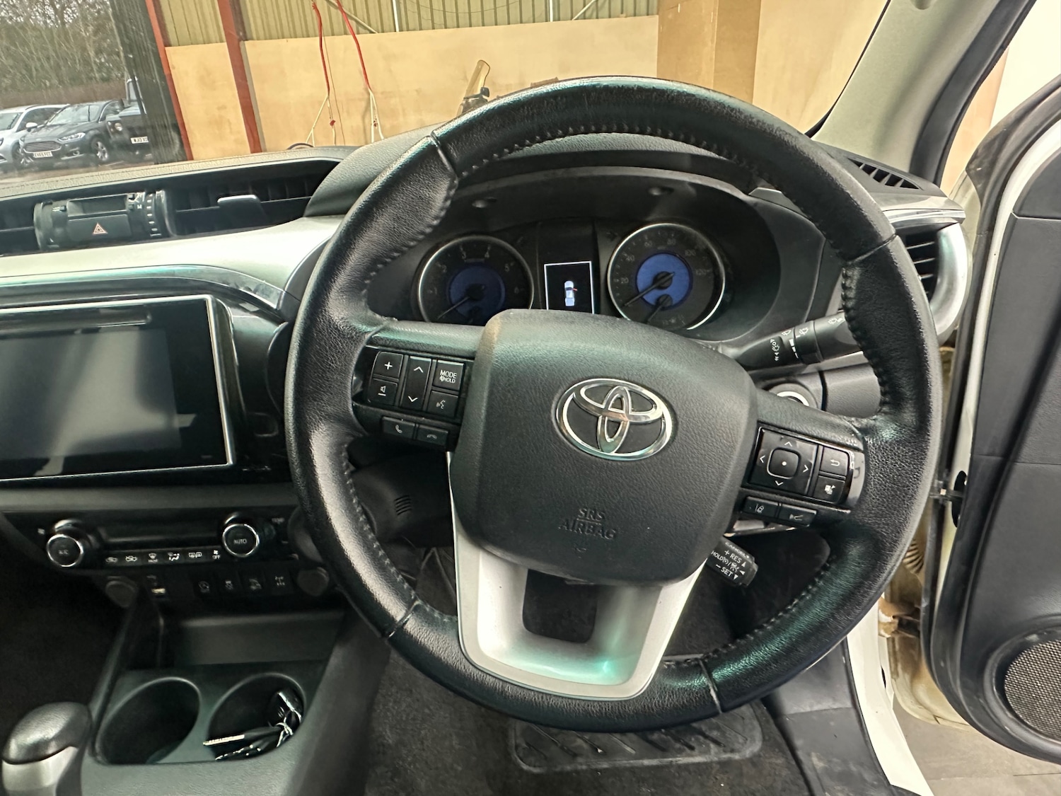 Used Toyota Hilux 2019 for sale - 77001493: Photo 35