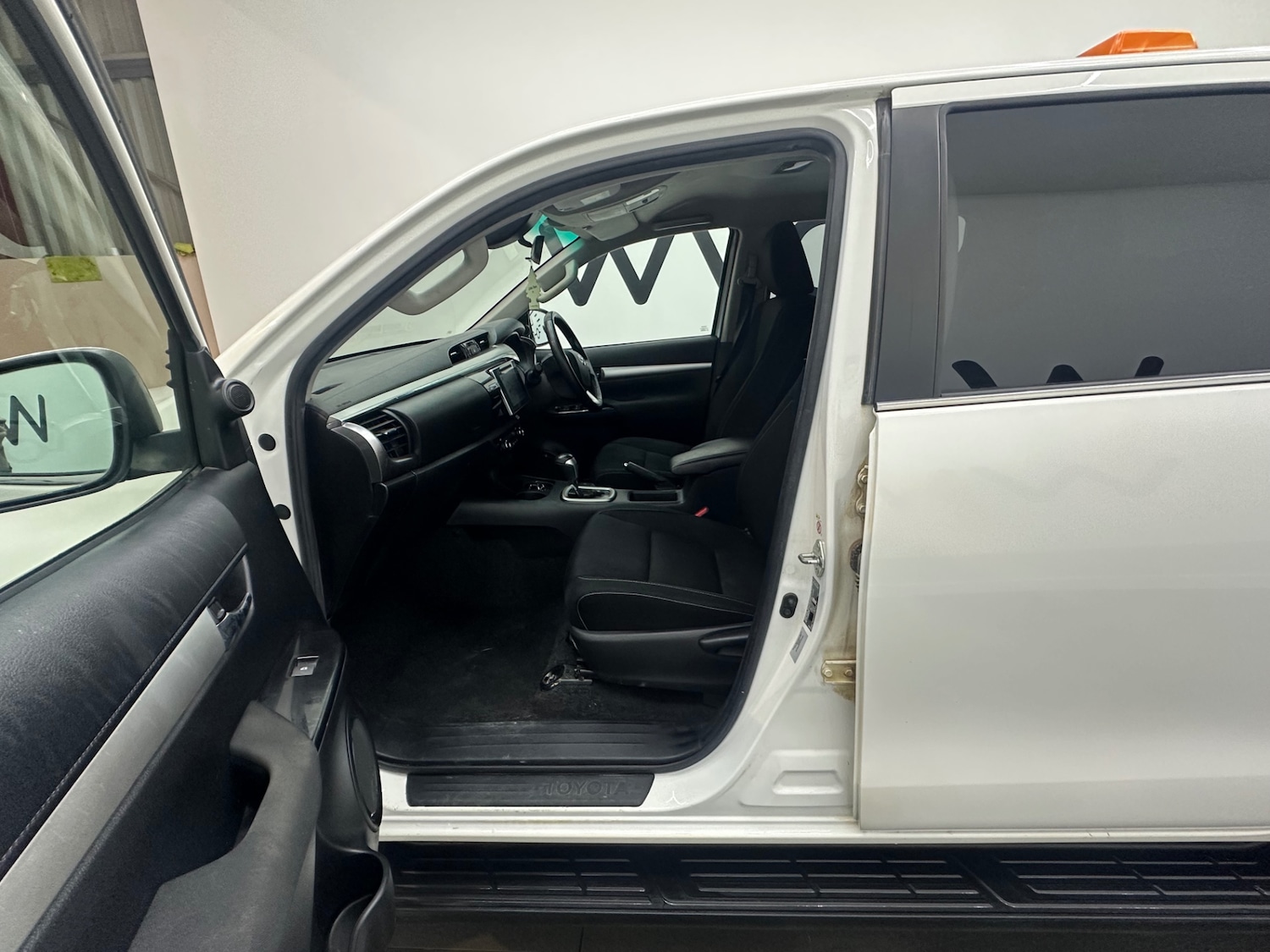 Used Toyota Hilux 2019 for sale - 77001493: Photo 9